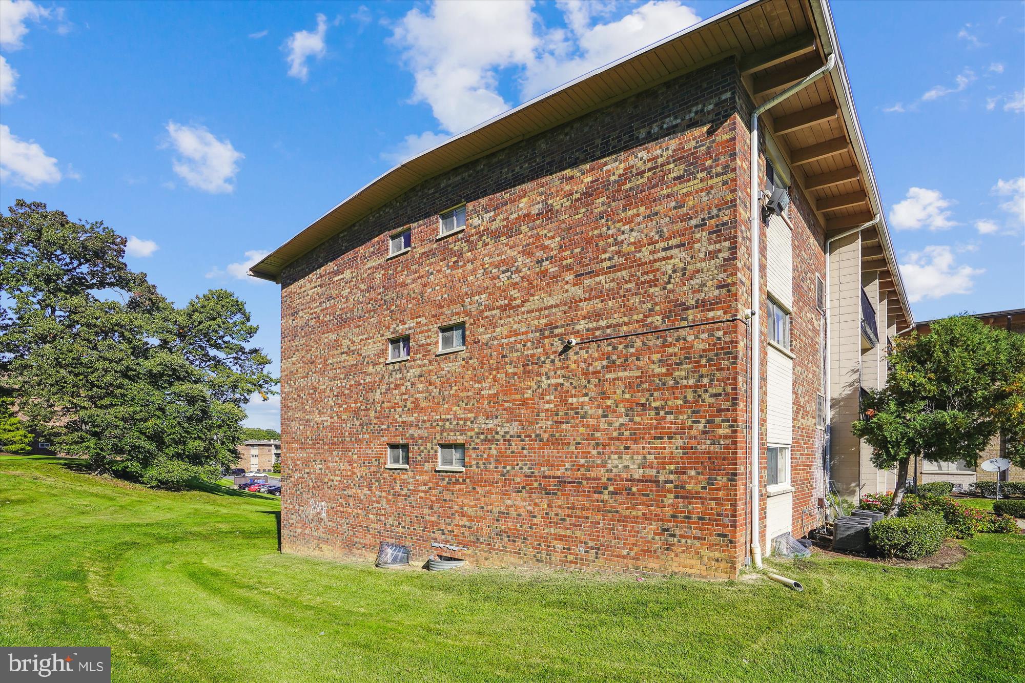 FRENCHMANS CREEK - Residential