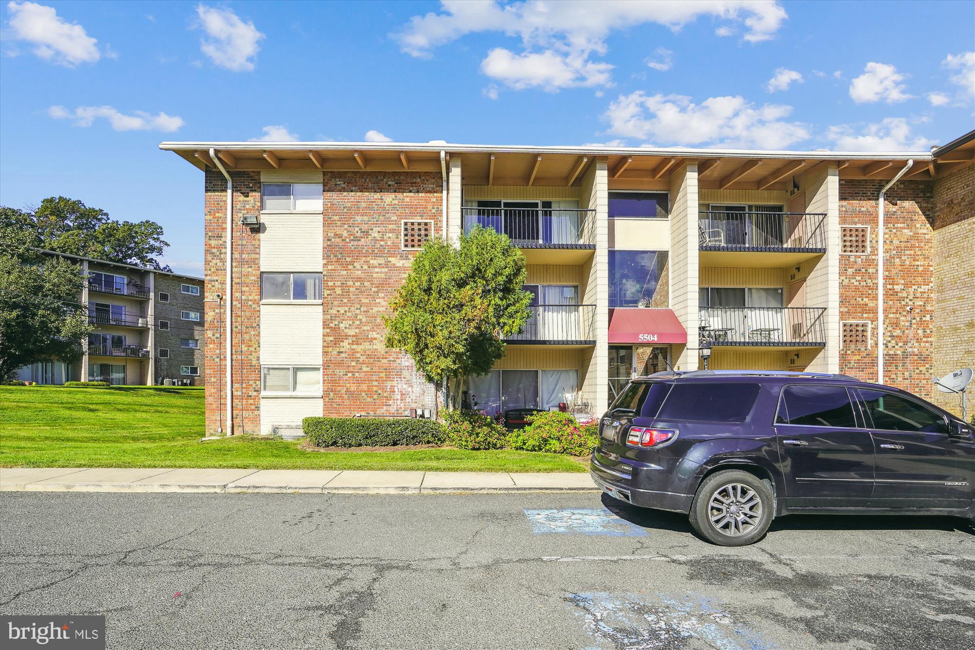 FRENCHMANS CREEK - Residential