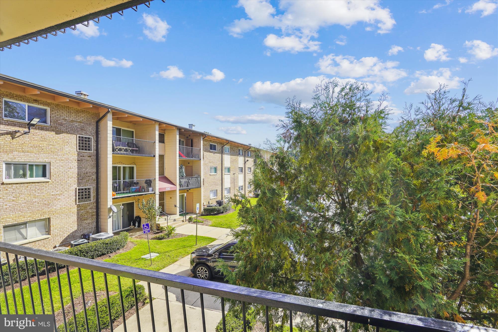 FRENCHMANS CREEK - Residential