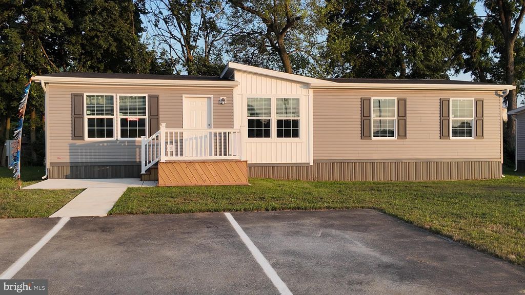 Photo of 22 W Willow, PALMYRA, PA 17078 (MLS # PALN2021798)