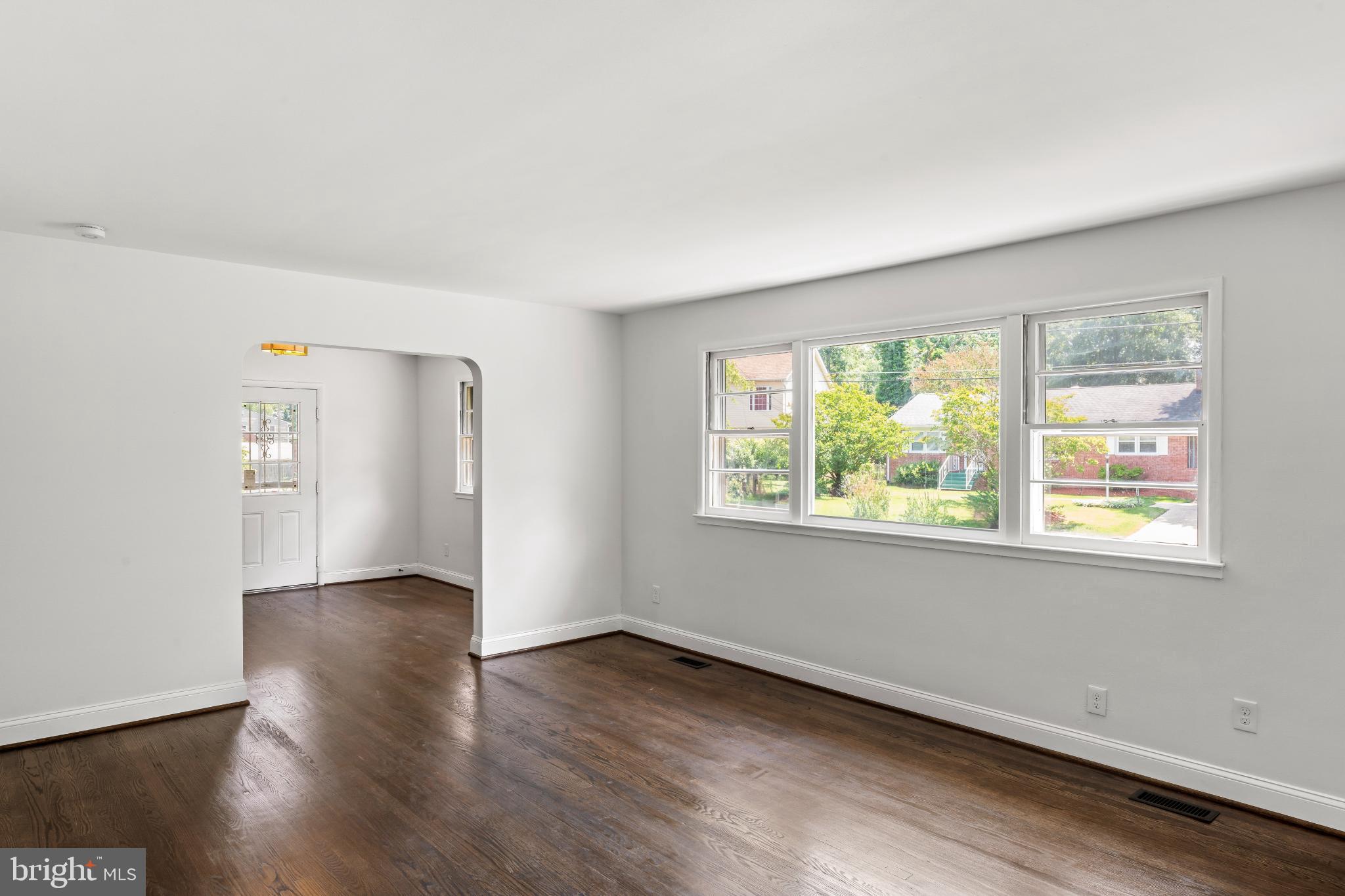 BARNABY MANOR OAKS - Residential