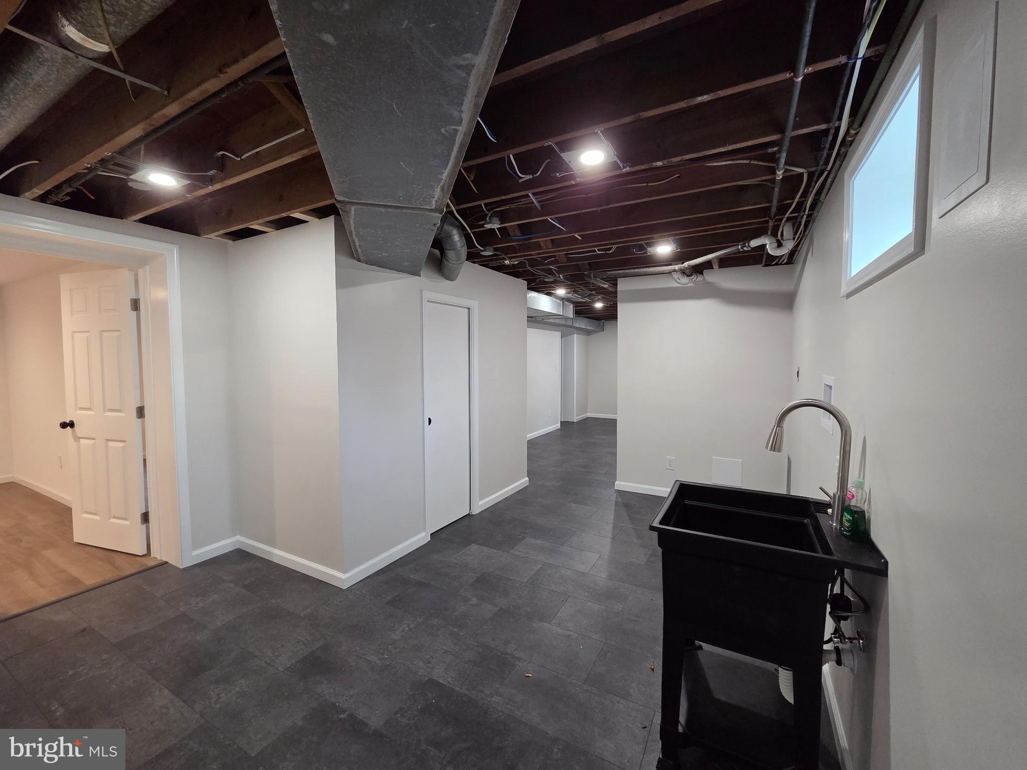 BARNABY MANOR OAKS - Residential