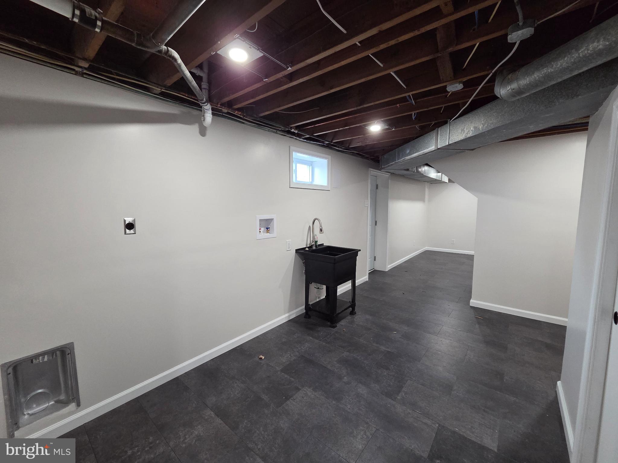 BARNABY MANOR OAKS - Residential