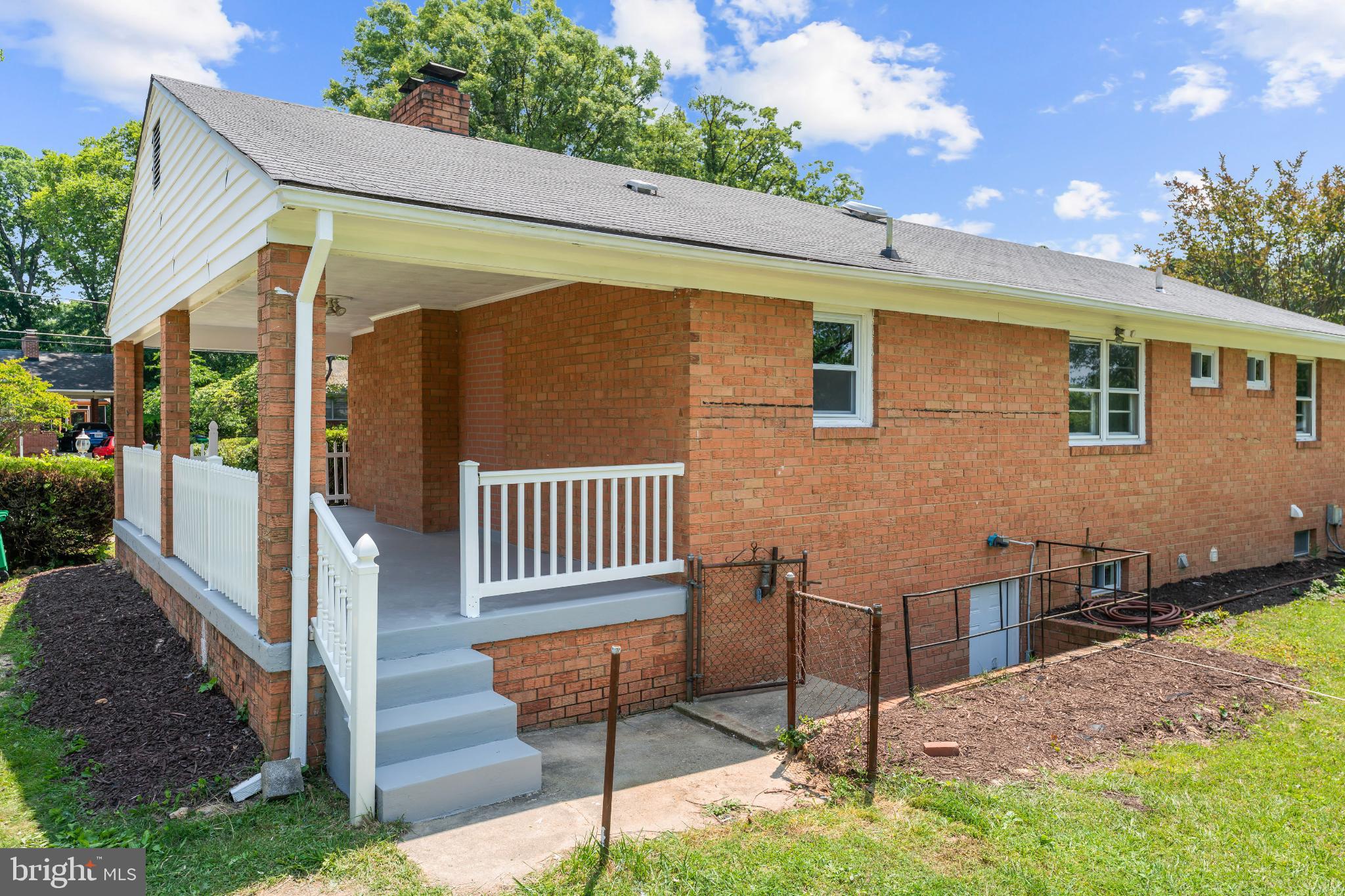 BARNABY MANOR OAKS - Residential