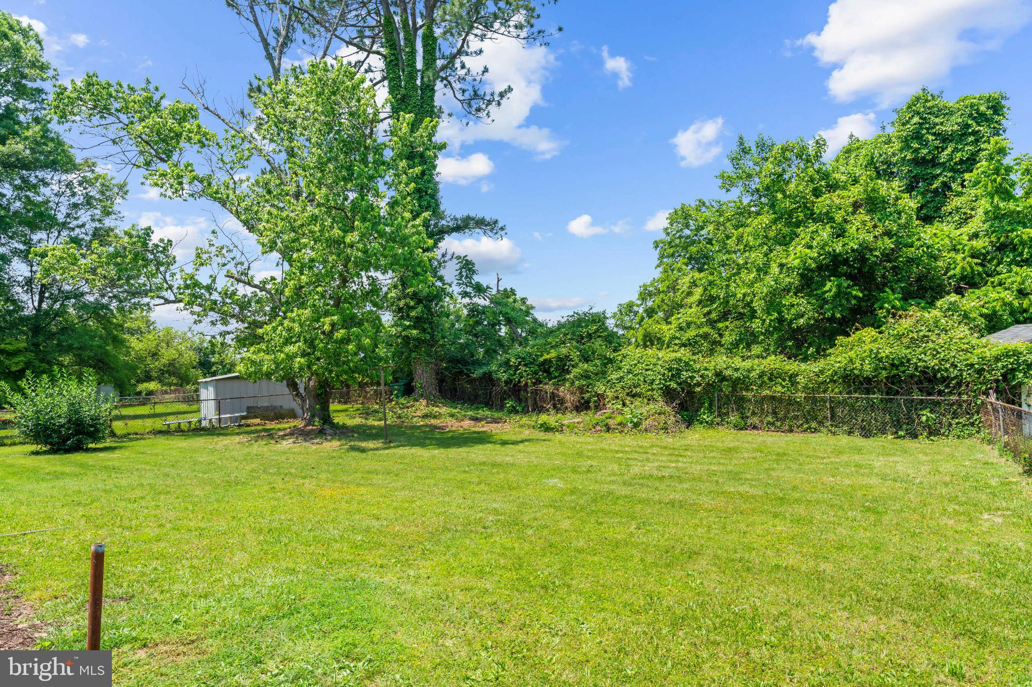 BARNABY MANOR OAKS - Residential