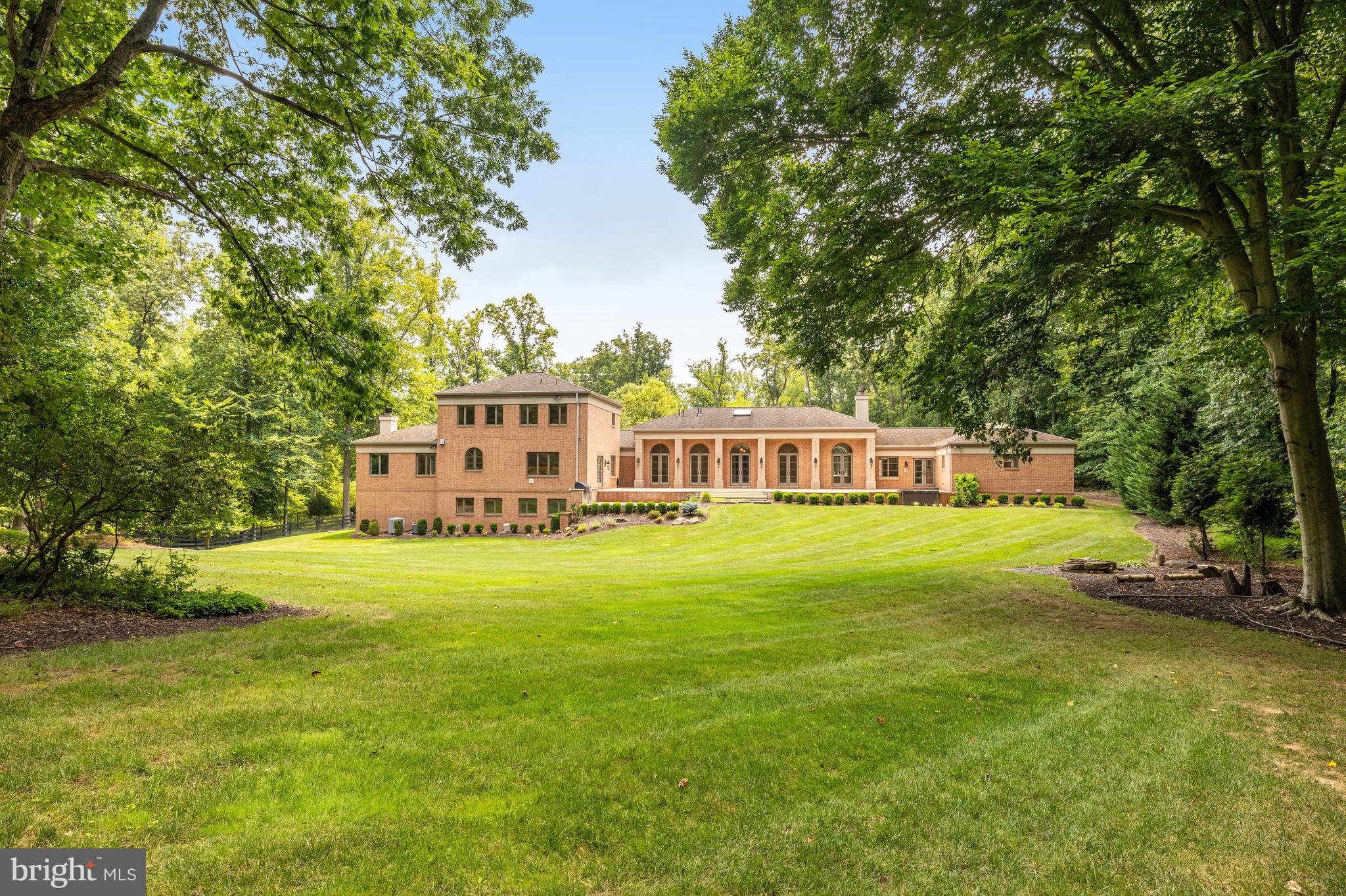 VALLEY STREAM - Residential