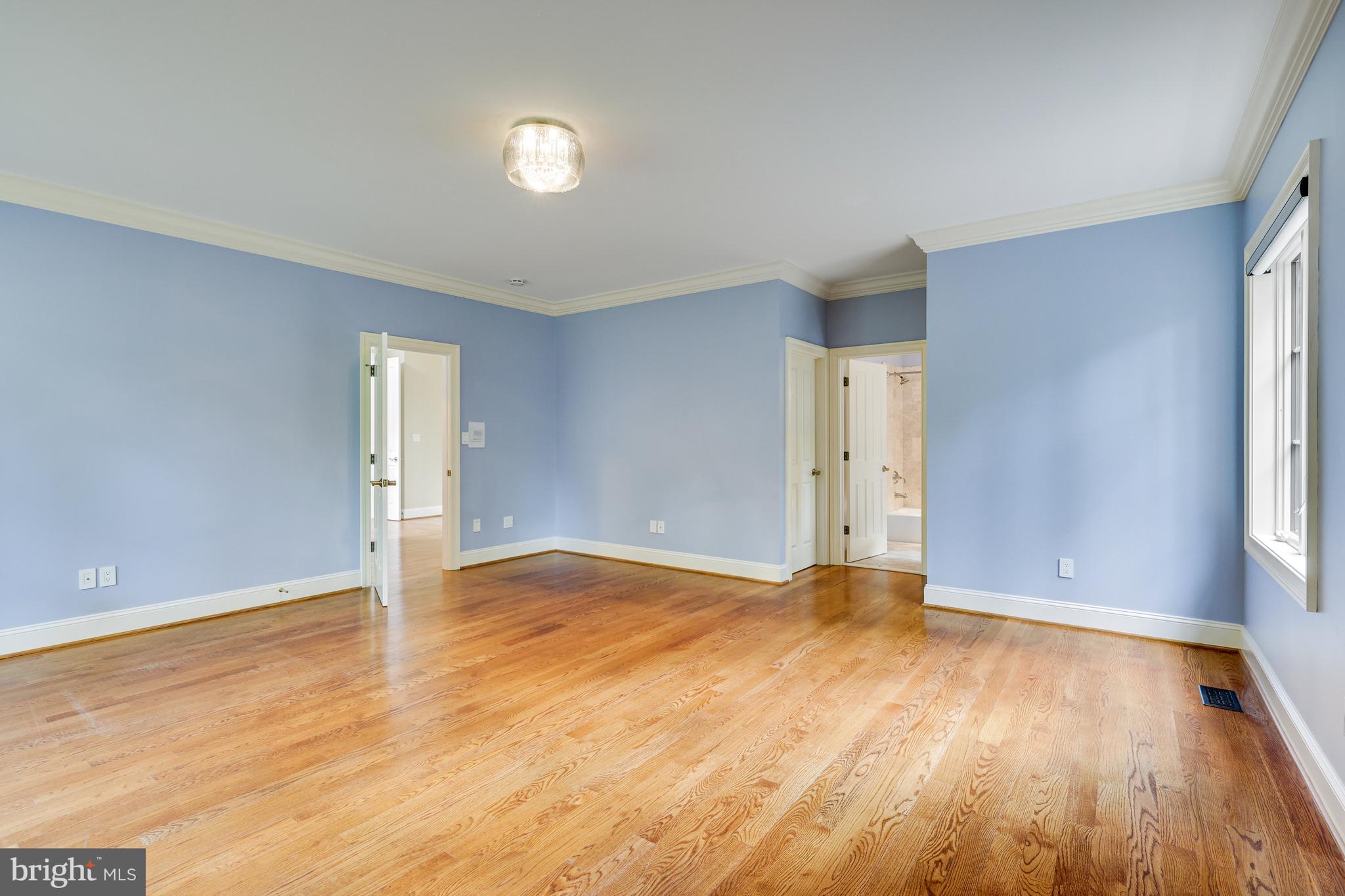 VALLEY STREAM - Residential