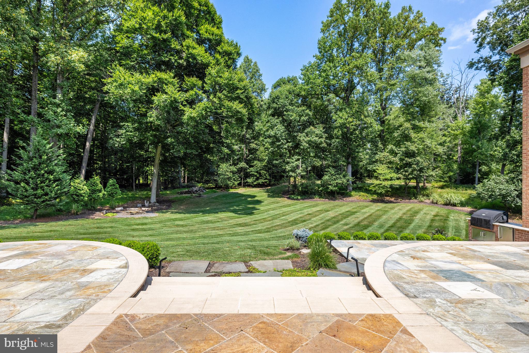 VALLEY STREAM - Residential