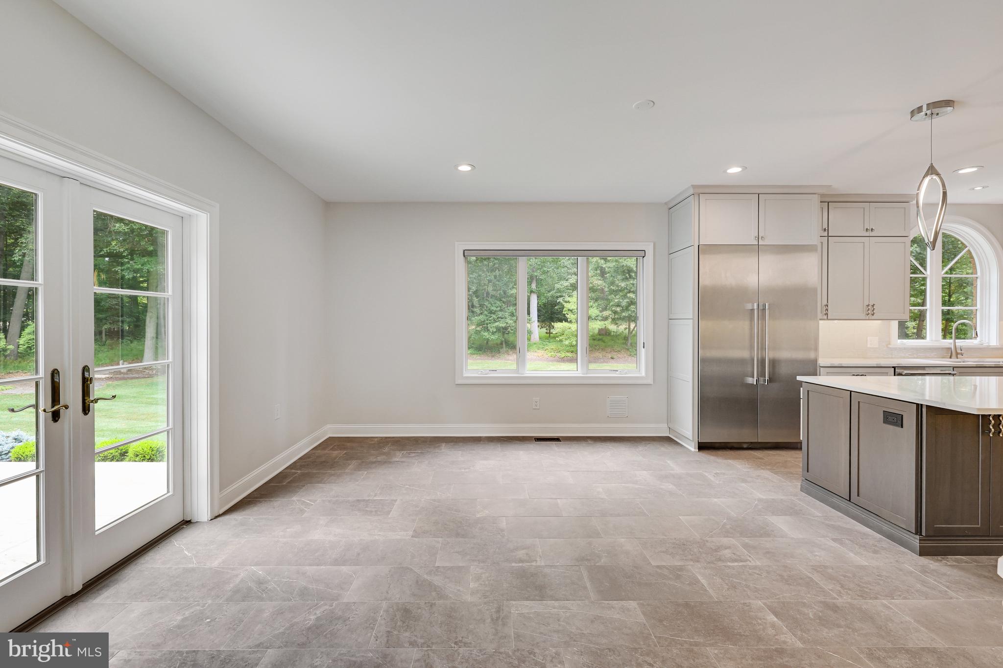 VALLEY STREAM - Residential