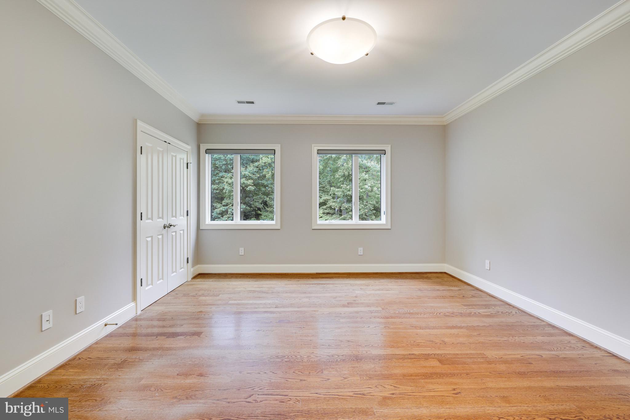 VALLEY STREAM - Residential