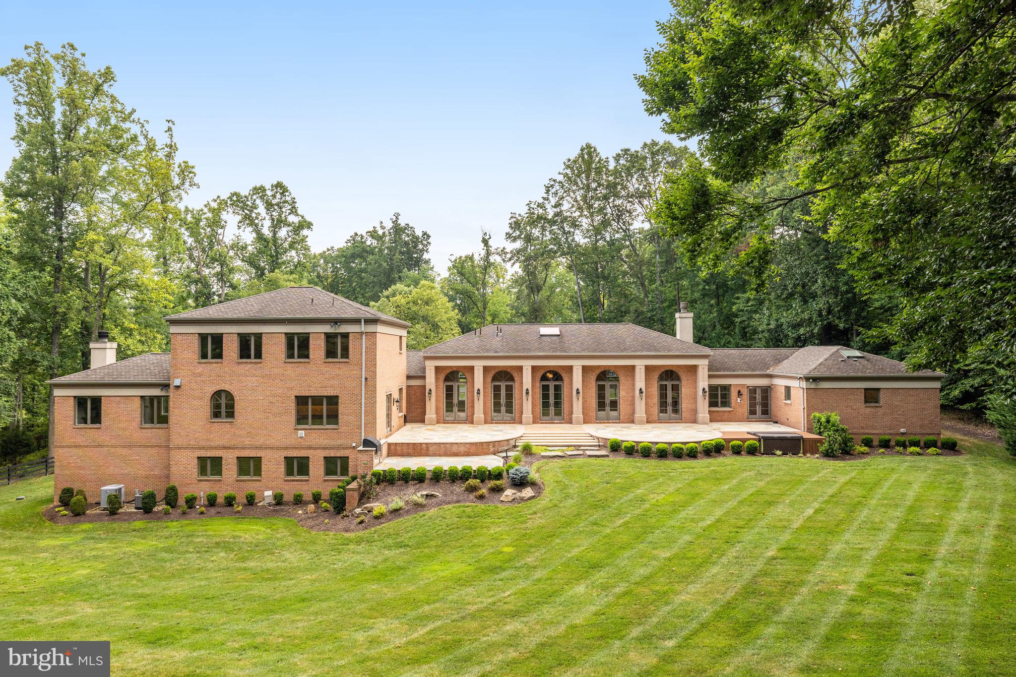 VALLEY STREAM - Residential