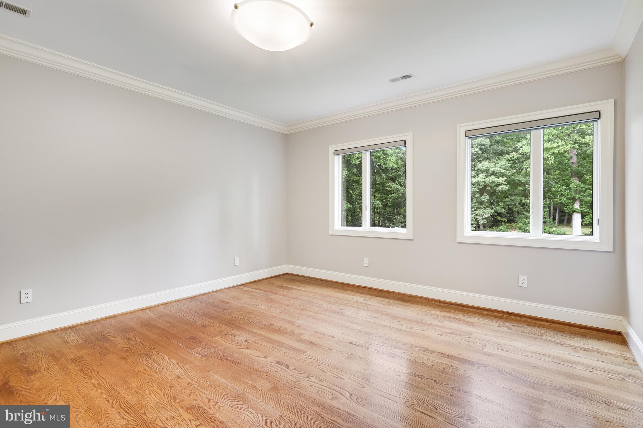 VALLEY STREAM - Residential