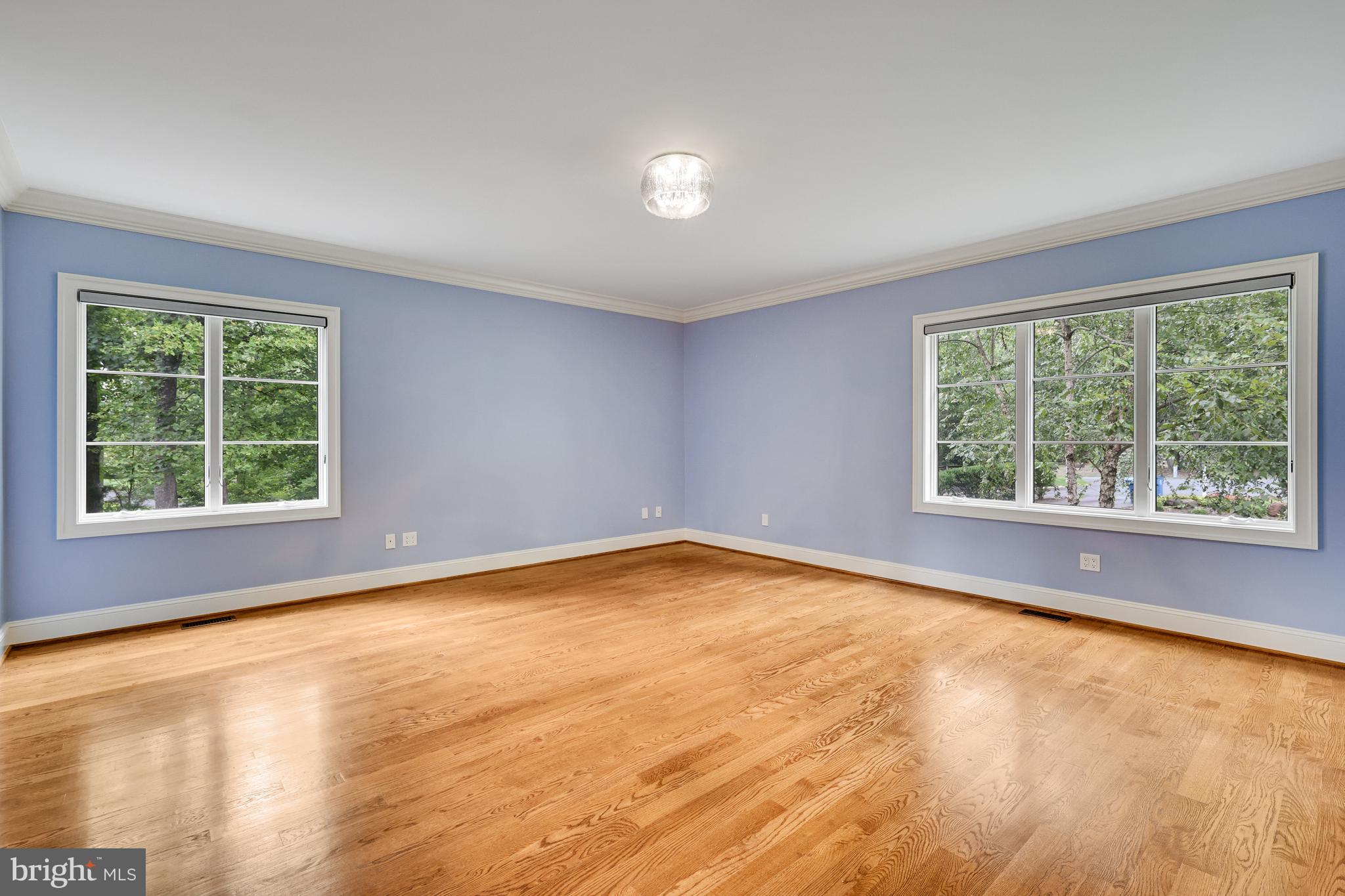 VALLEY STREAM - Residential