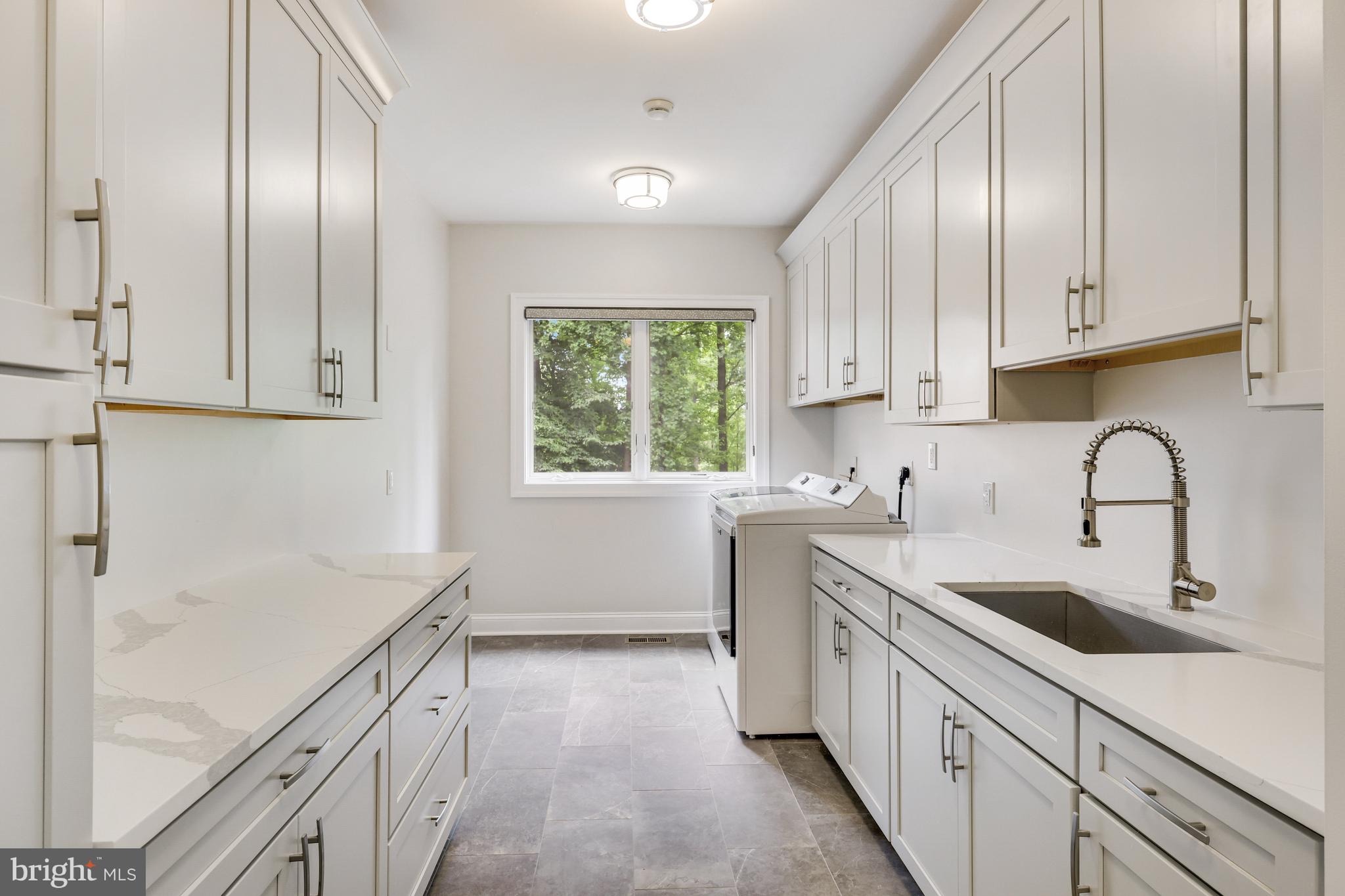 VALLEY STREAM - Residential