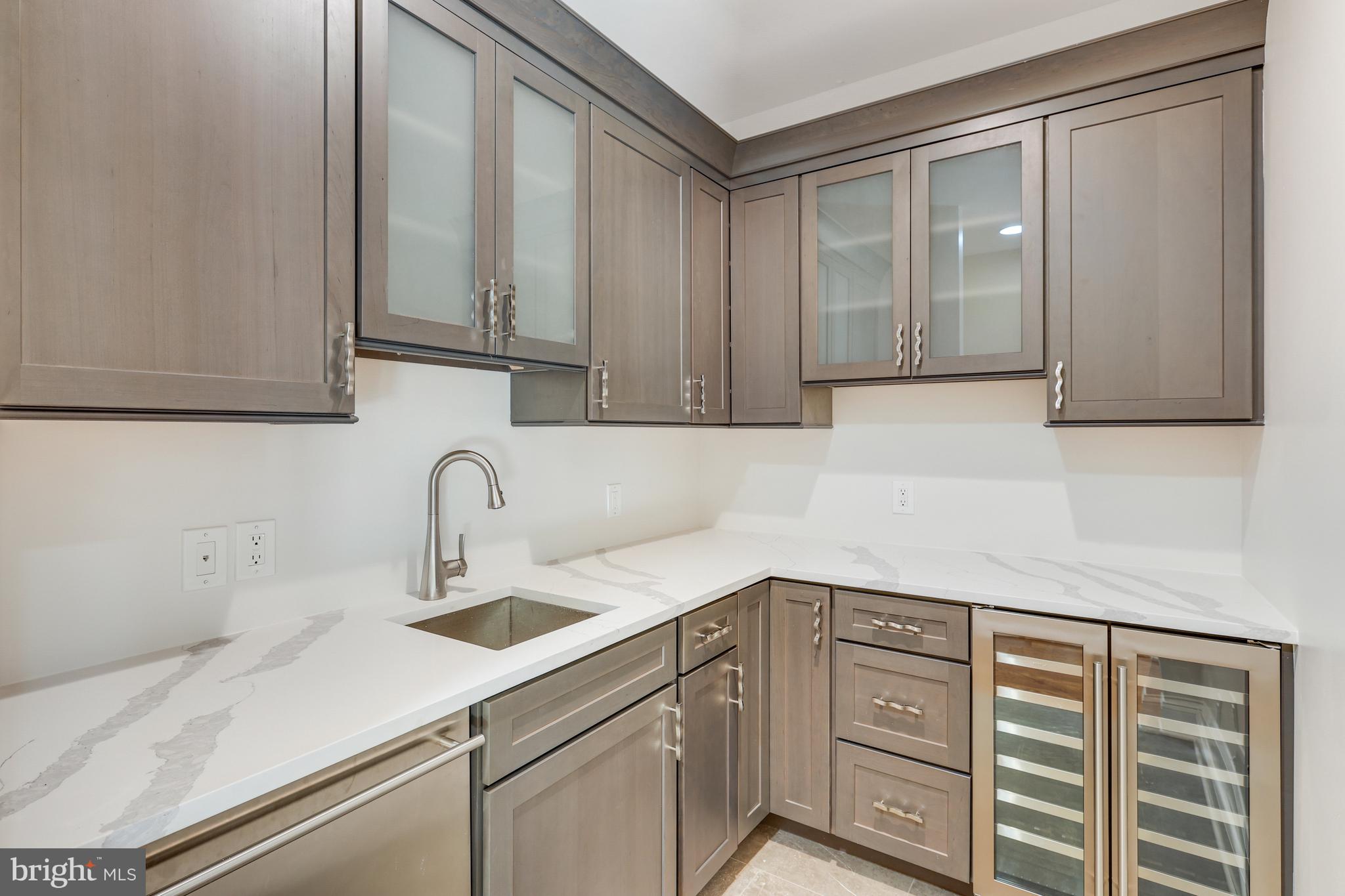 VALLEY STREAM - Residential