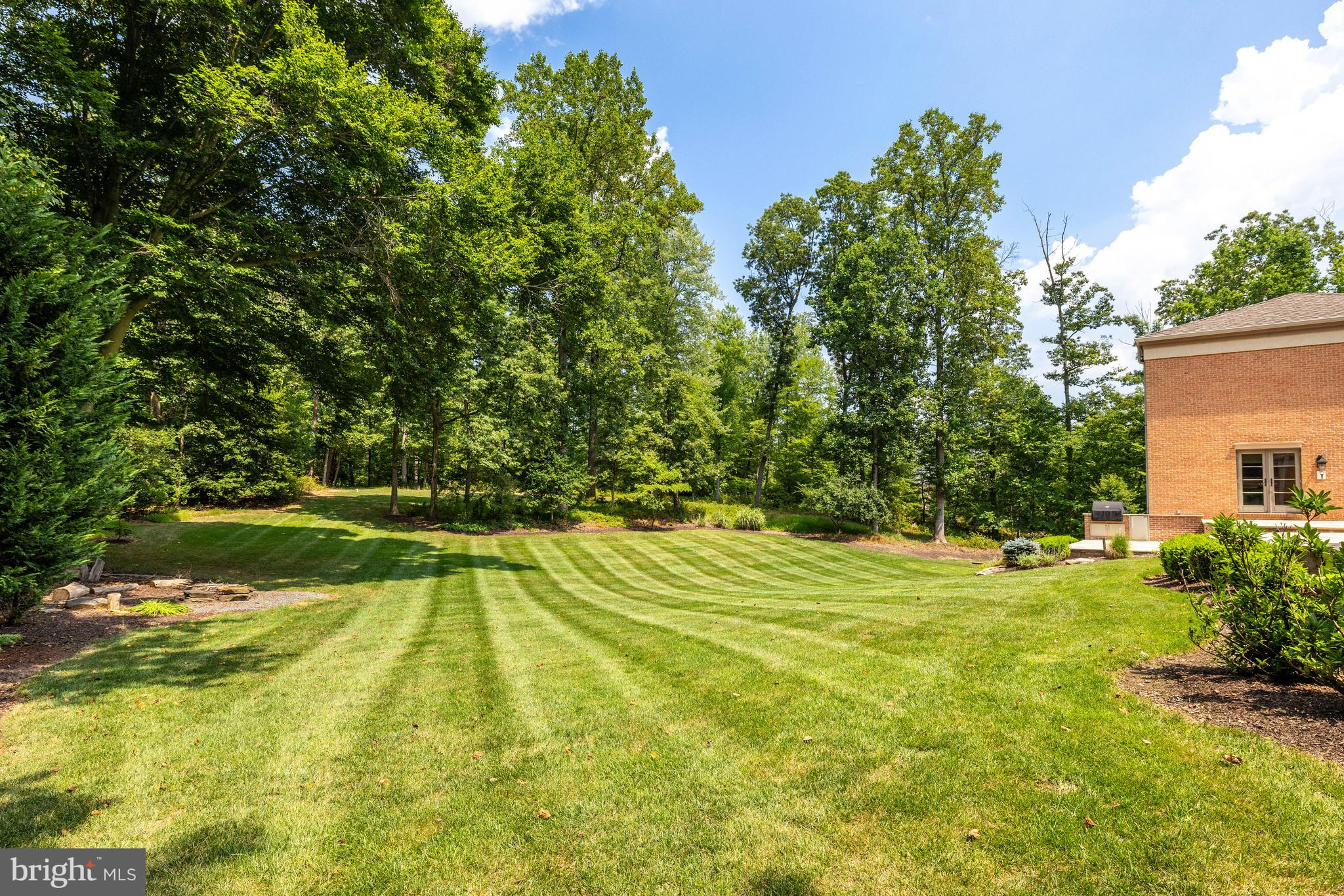 VALLEY STREAM - Residential