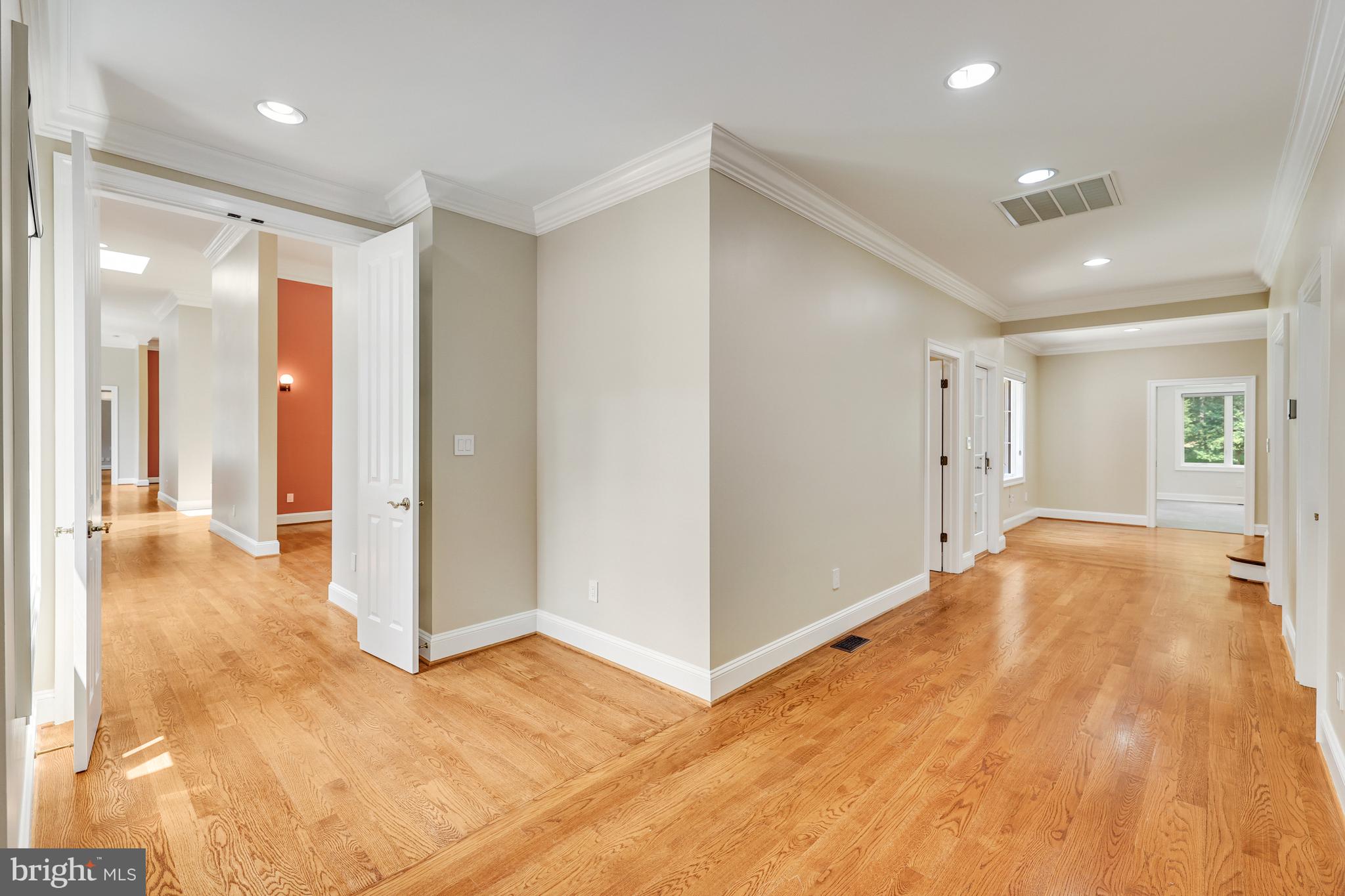 VALLEY STREAM - Residential