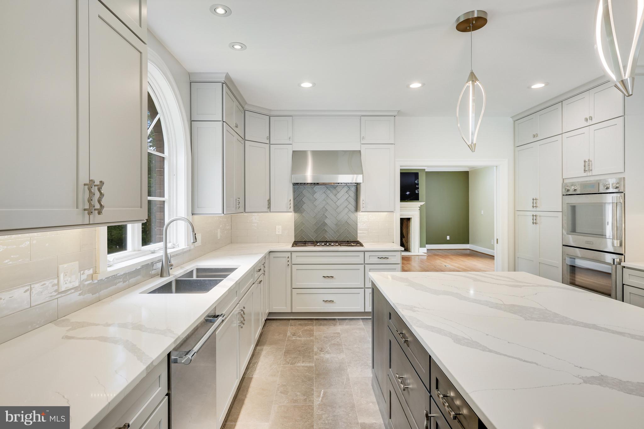 VALLEY STREAM - Residential