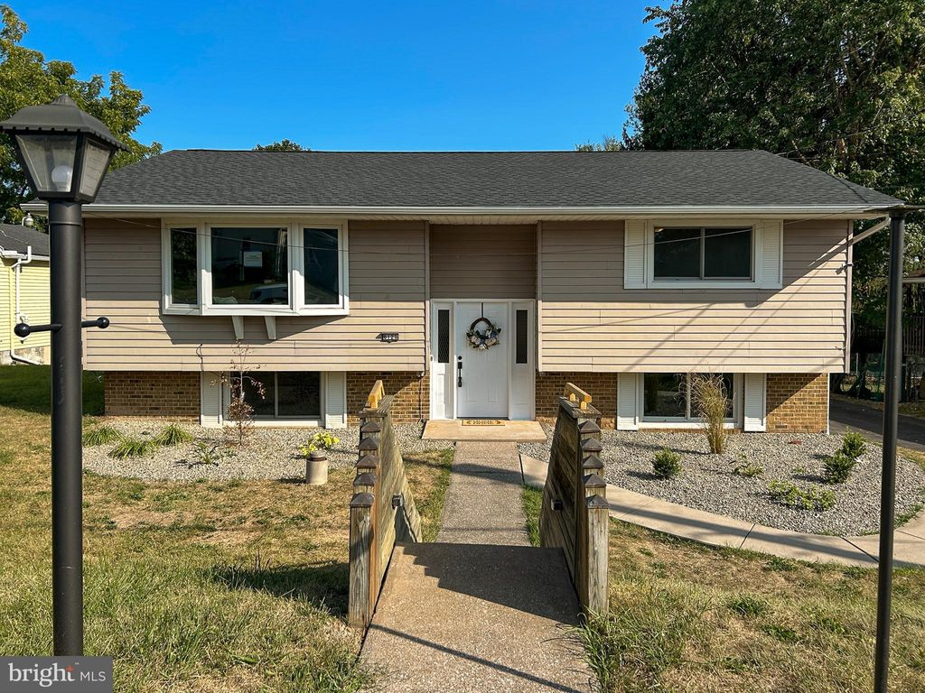 Photo of 6128 Blue Bird Avenue, HARRISBURG, PA 17112 (MLS # PADA2049444)