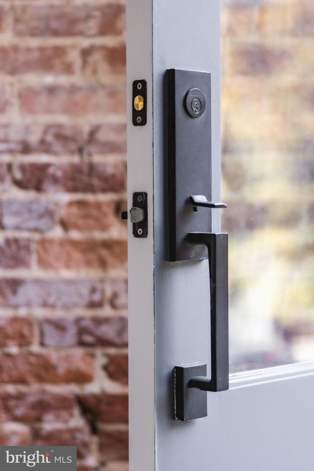 2460 ONTARIO ROAD NW