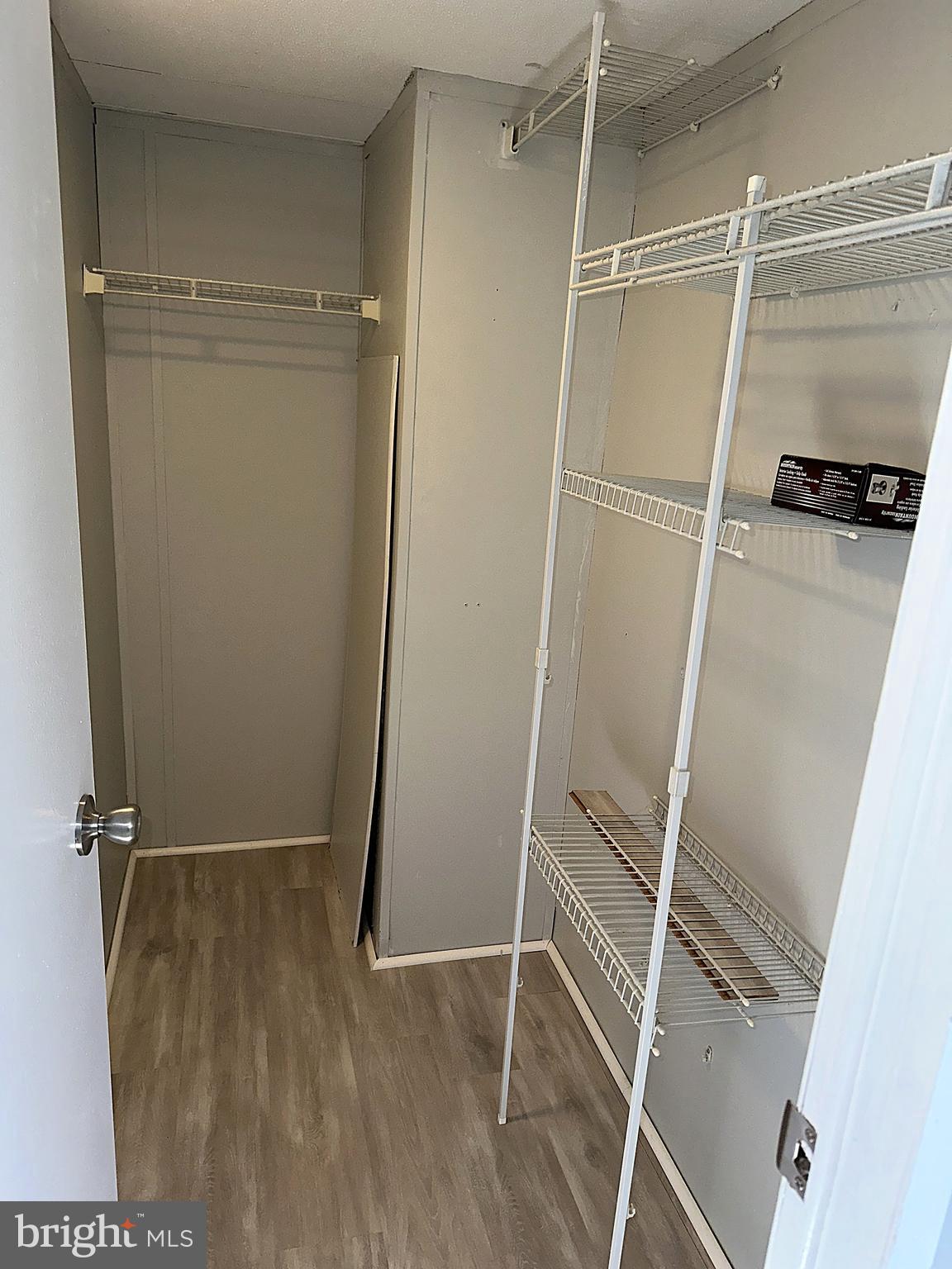 LAKESIDE PARK - Residential