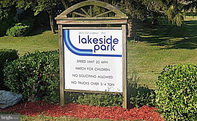 LAKESIDE PARK - Residential