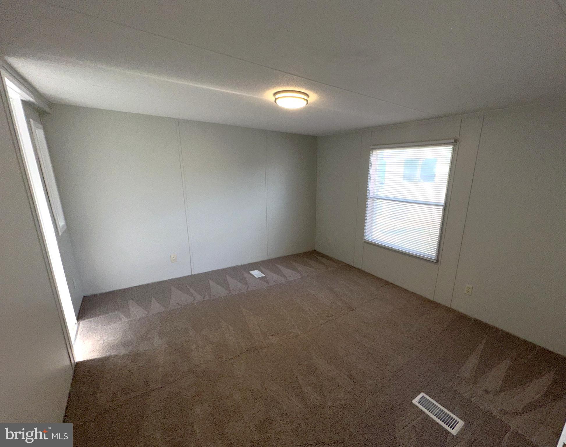 LAKESIDE PARK - Residential