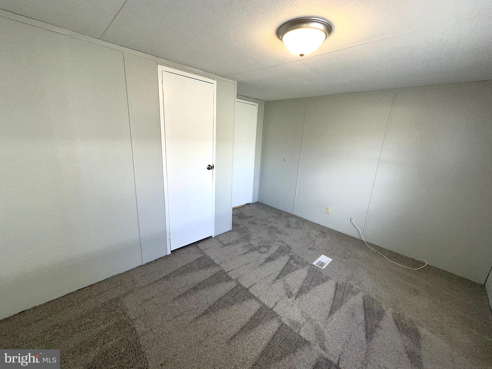 LAKESIDE PARK - Residential