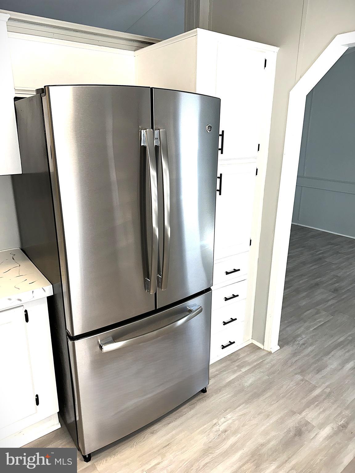 LAKESIDE PARK - Residential