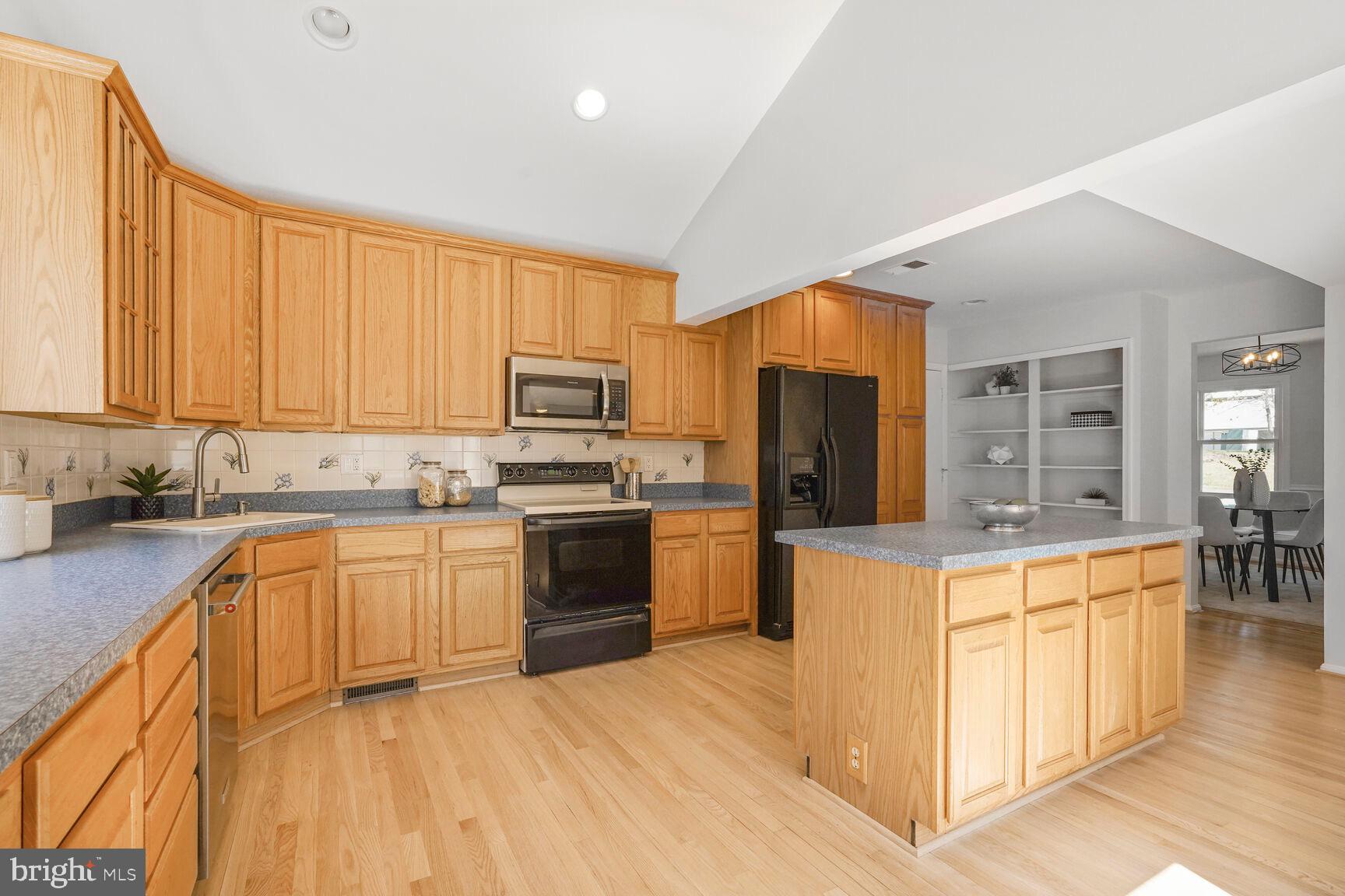 FOX MILL ESTATES 2ND ADD - Residential