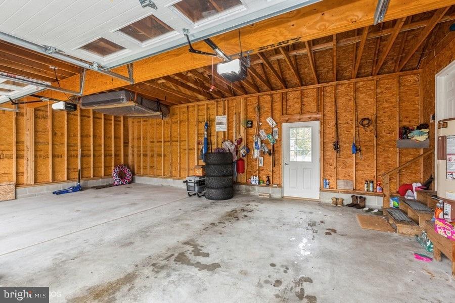 WHITE COVE - Residential