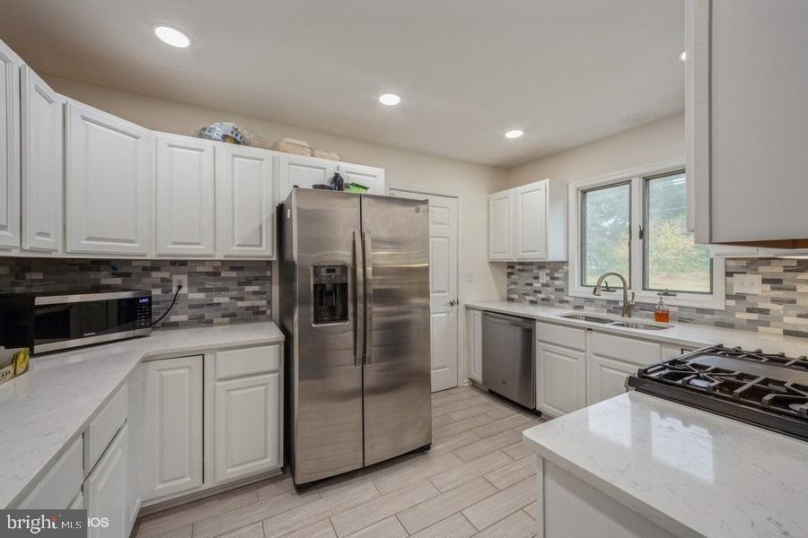 WHITE COVE - Residential