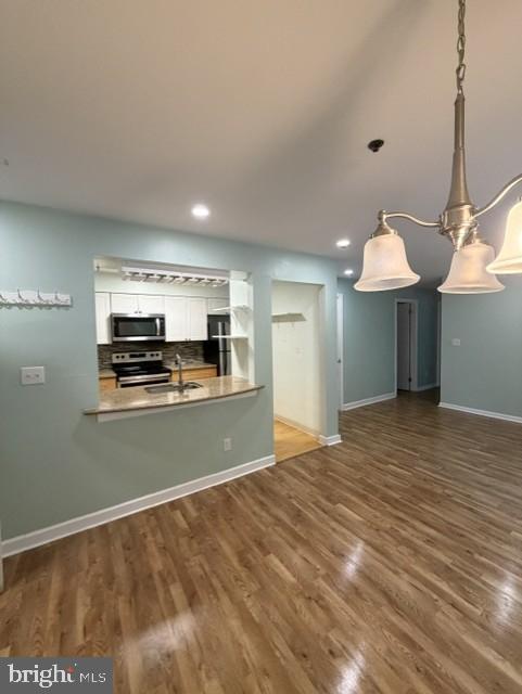 1121 GOVERNOR CIRCLE