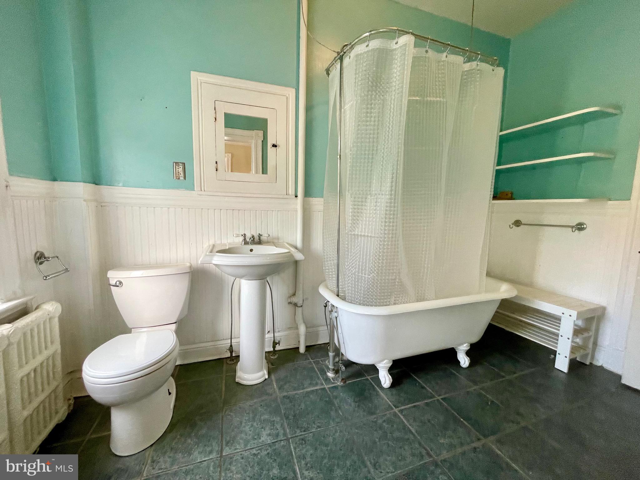 CHARLES VILLAGE - Residential Lease