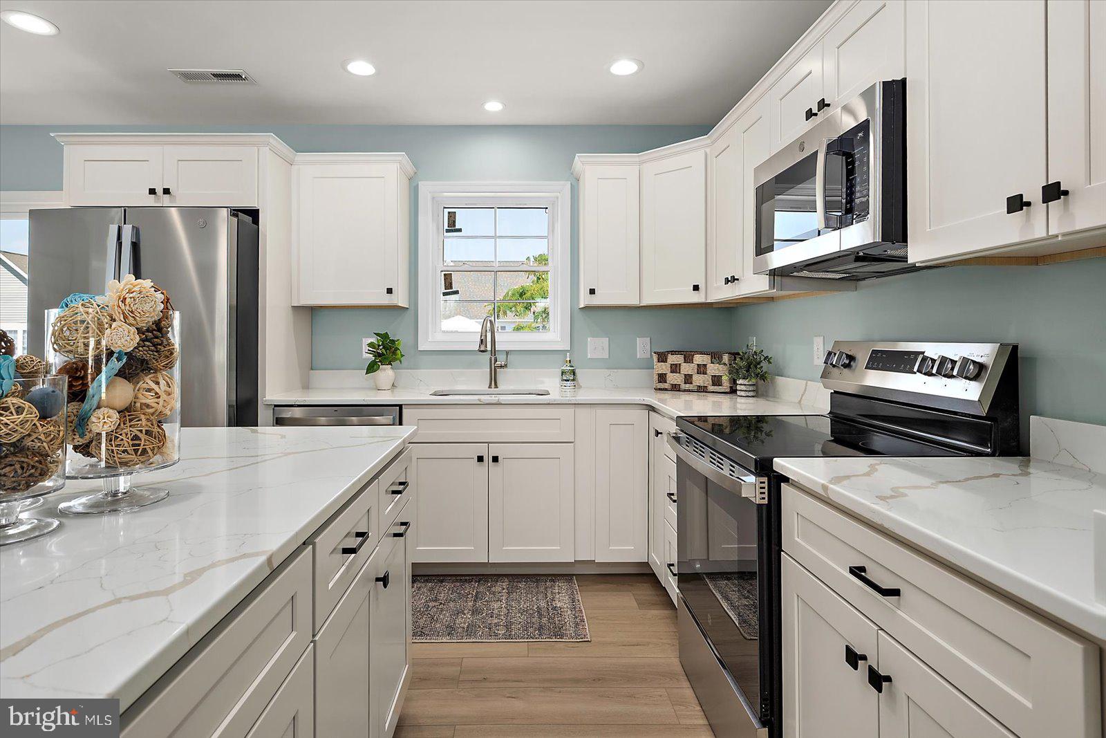 CAPE ISLE OF WIGHT - Residential