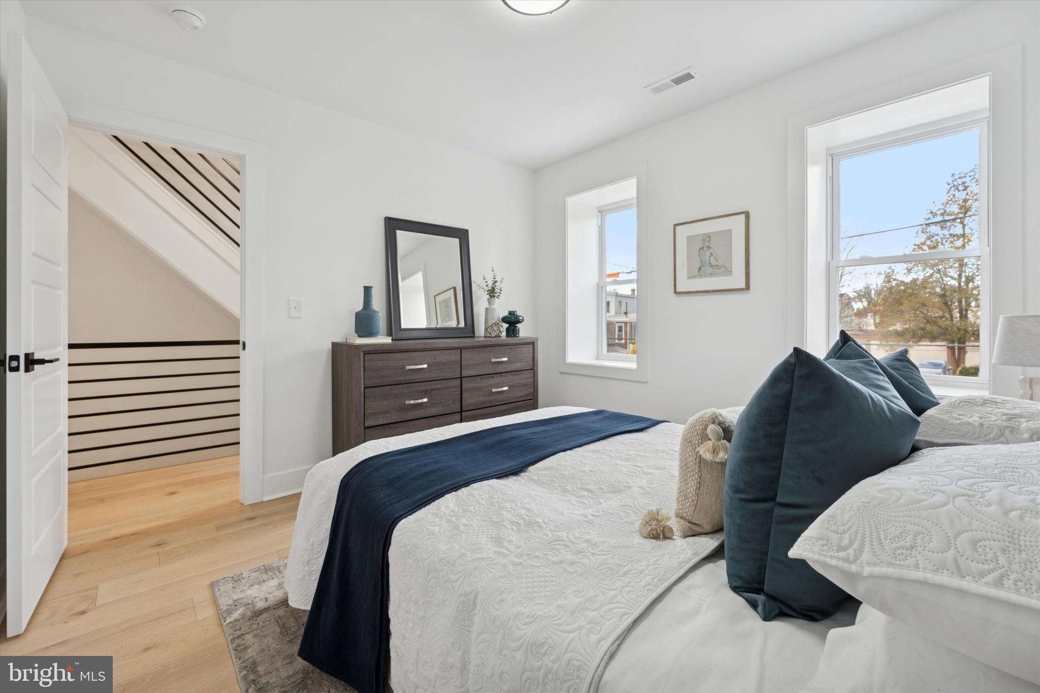 ROXBOROUGH - Residential