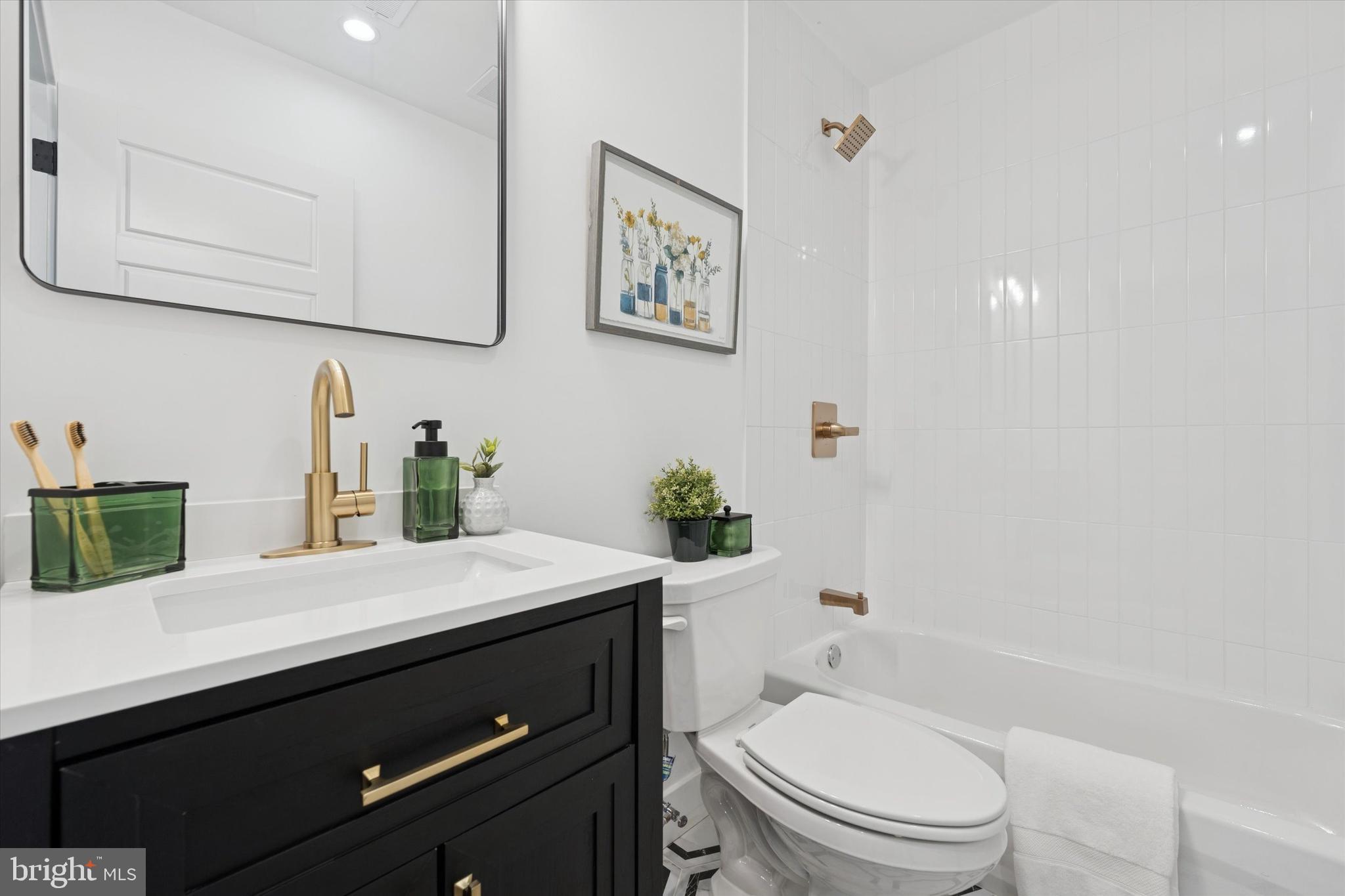 ROXBOROUGH - Residential