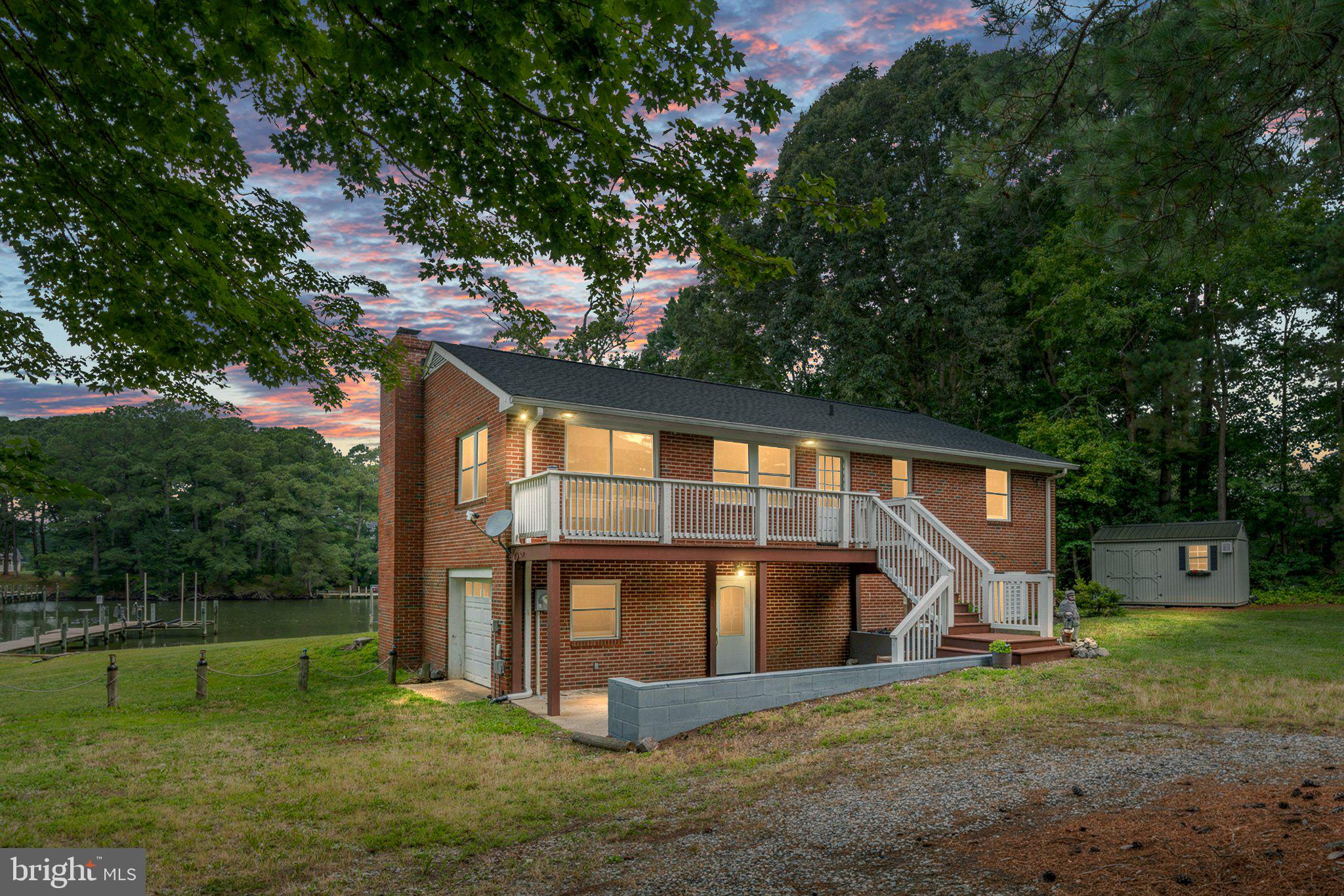 279 HARBOR DRIVE
