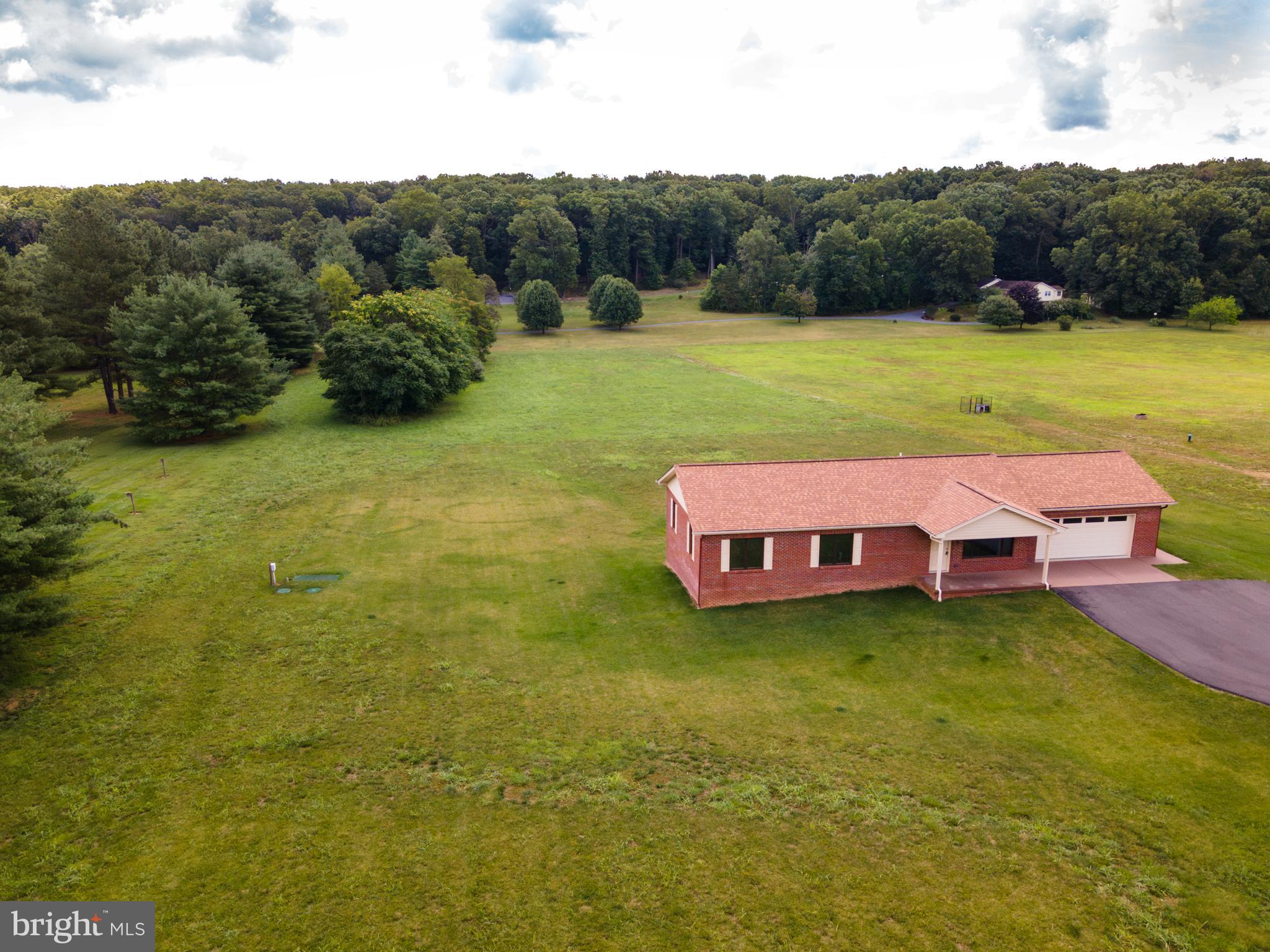 WINDSOR FARMS - Residential