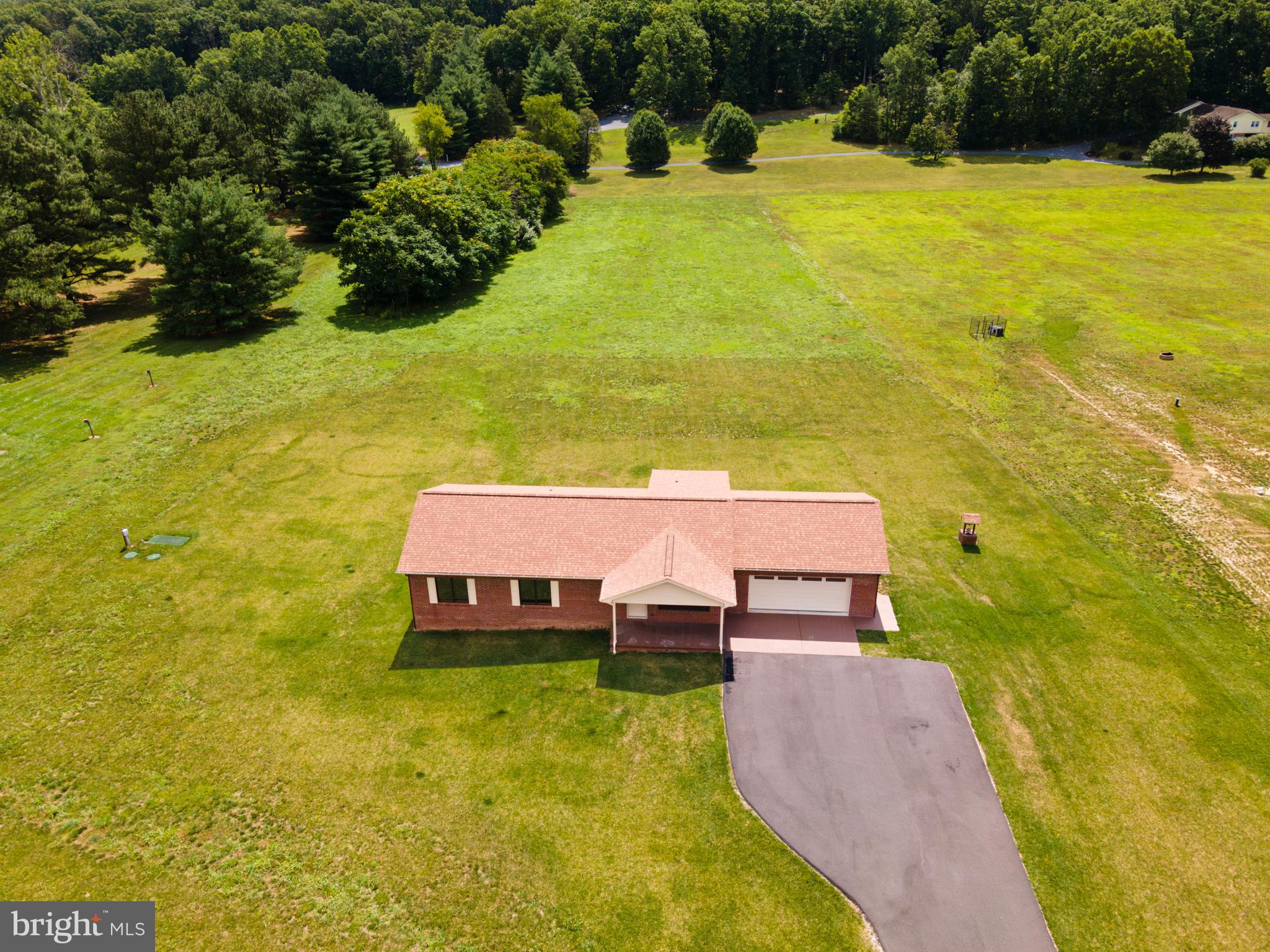 WINDSOR FARMS - Residential