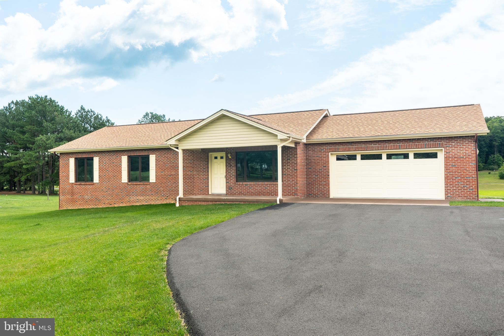 WINDSOR FARMS - Residential