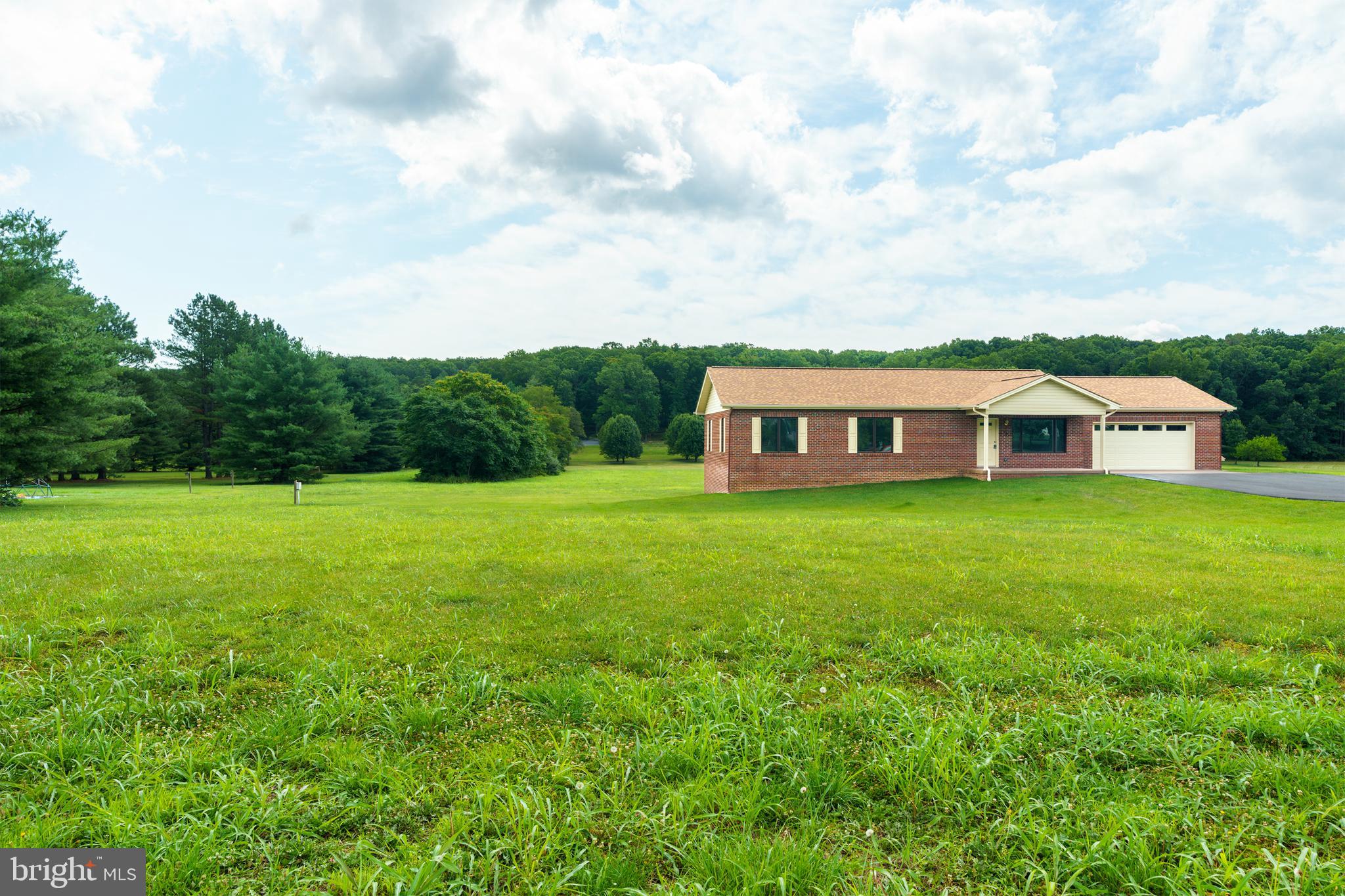 WINDSOR FARMS - Residential