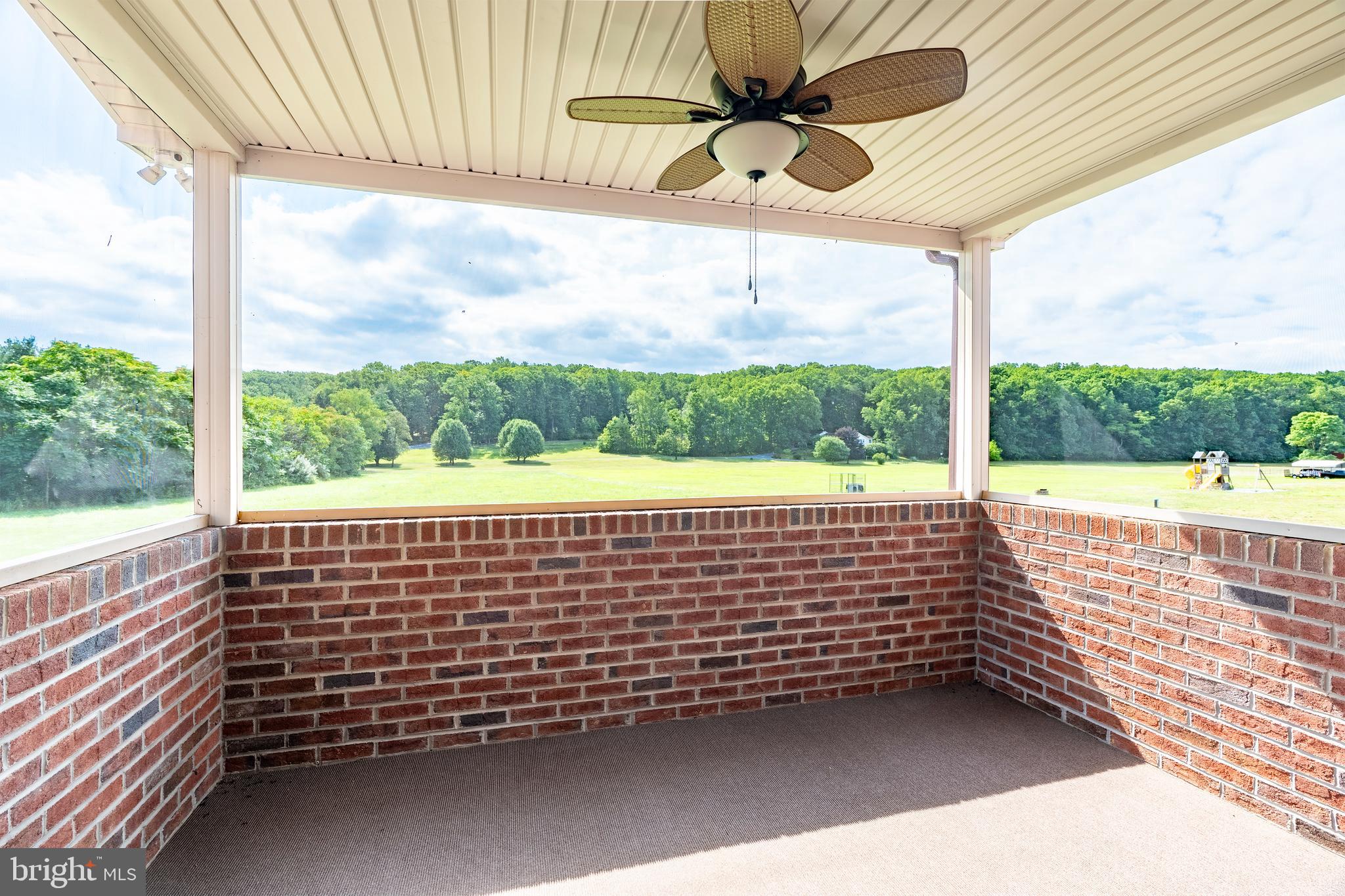 WINDSOR FARMS - Residential