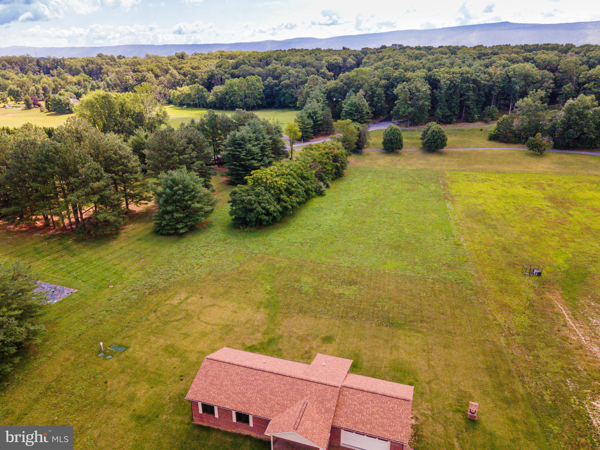 WINDSOR FARMS - Residential