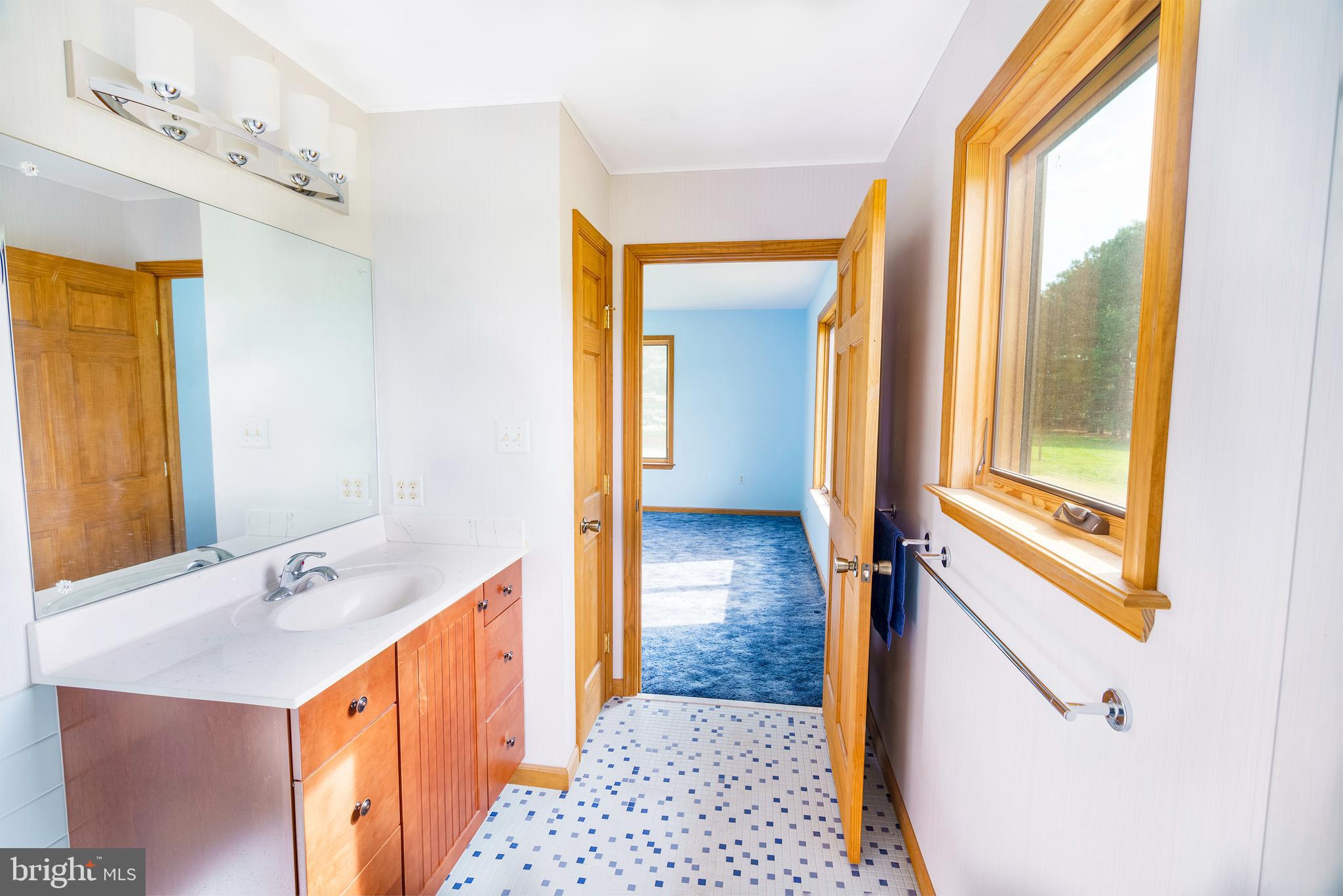 WINDSOR FARMS - Residential