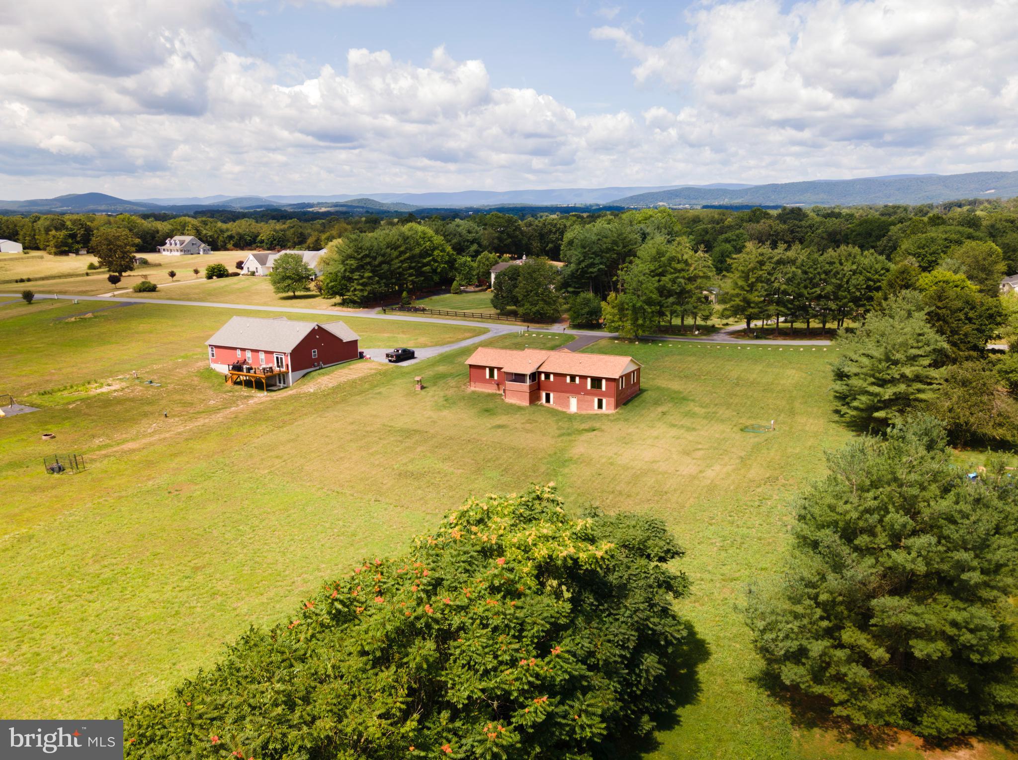 WINDSOR FARMS - Residential