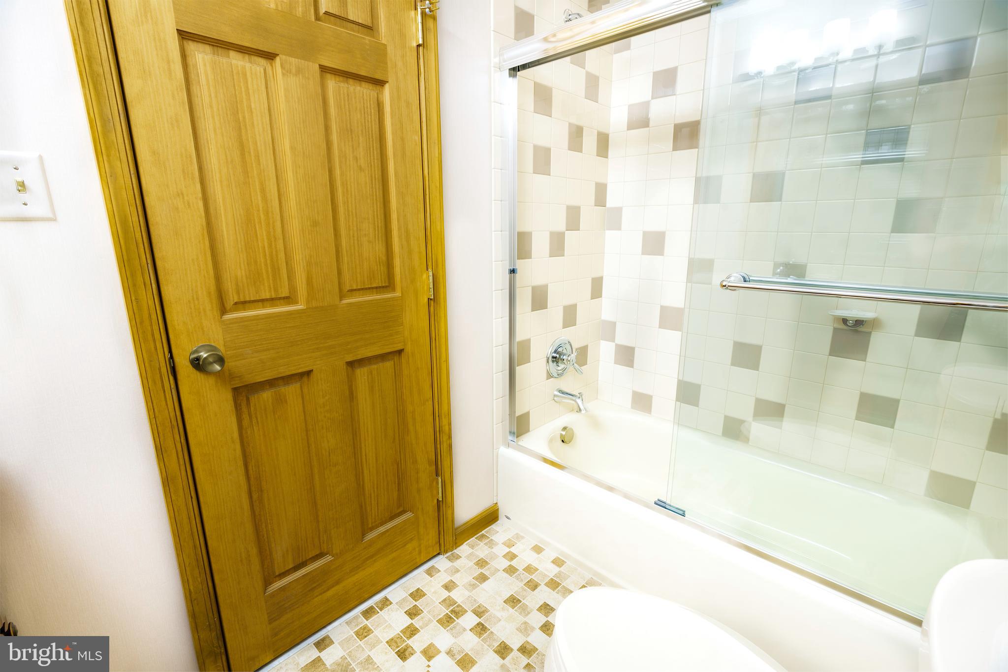 WINDSOR FARMS - Residential