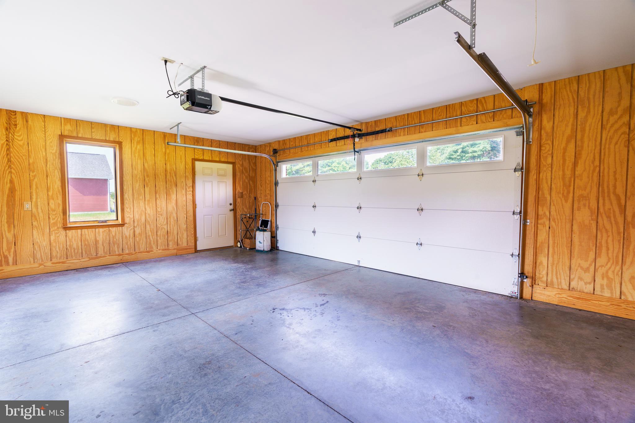 WINDSOR FARMS - Residential