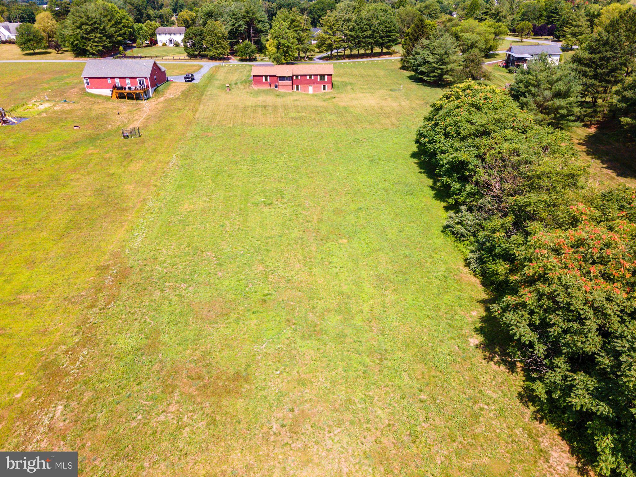 WINDSOR FARMS - Residential