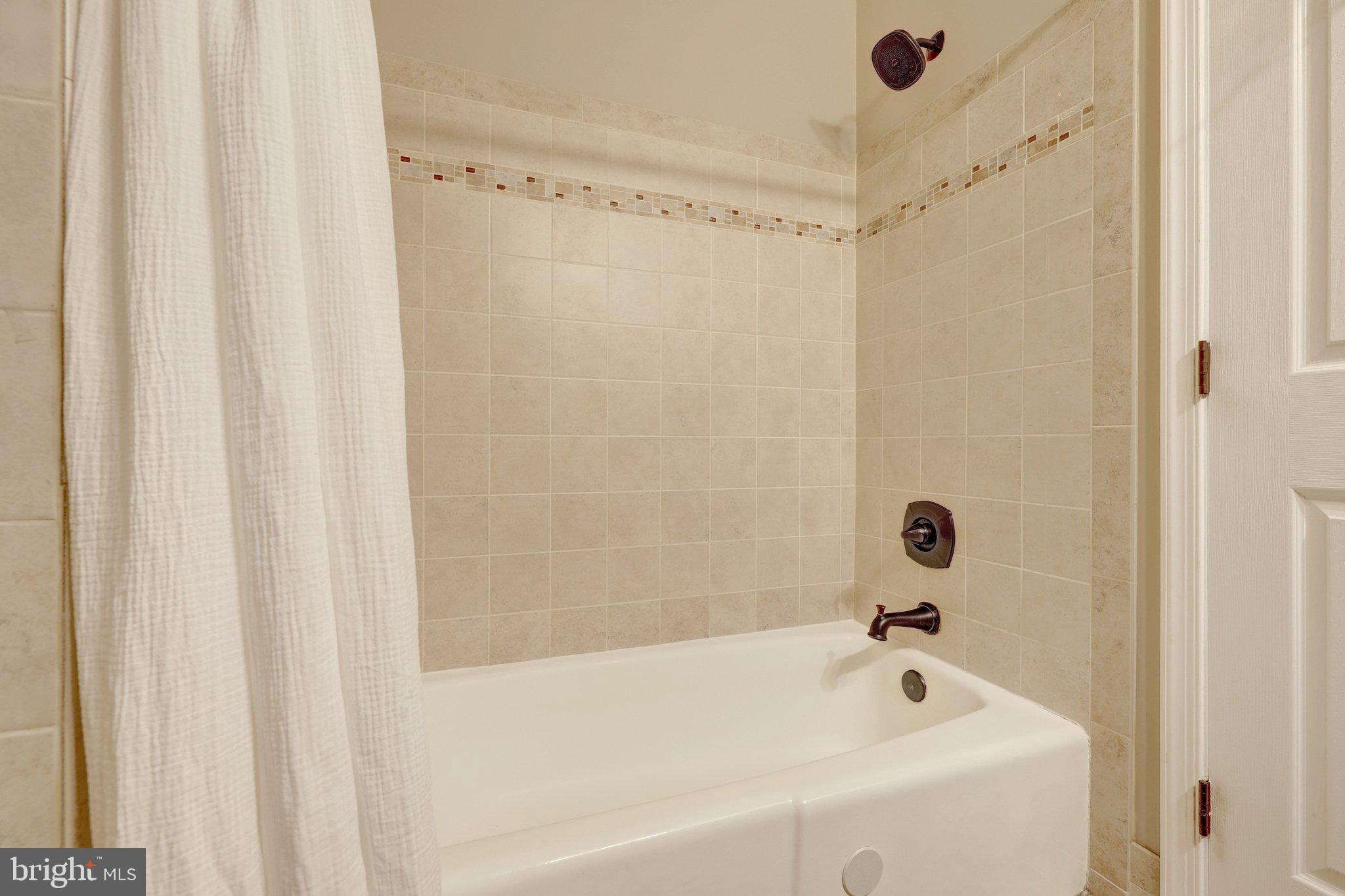 EASTBRIAR - Residential